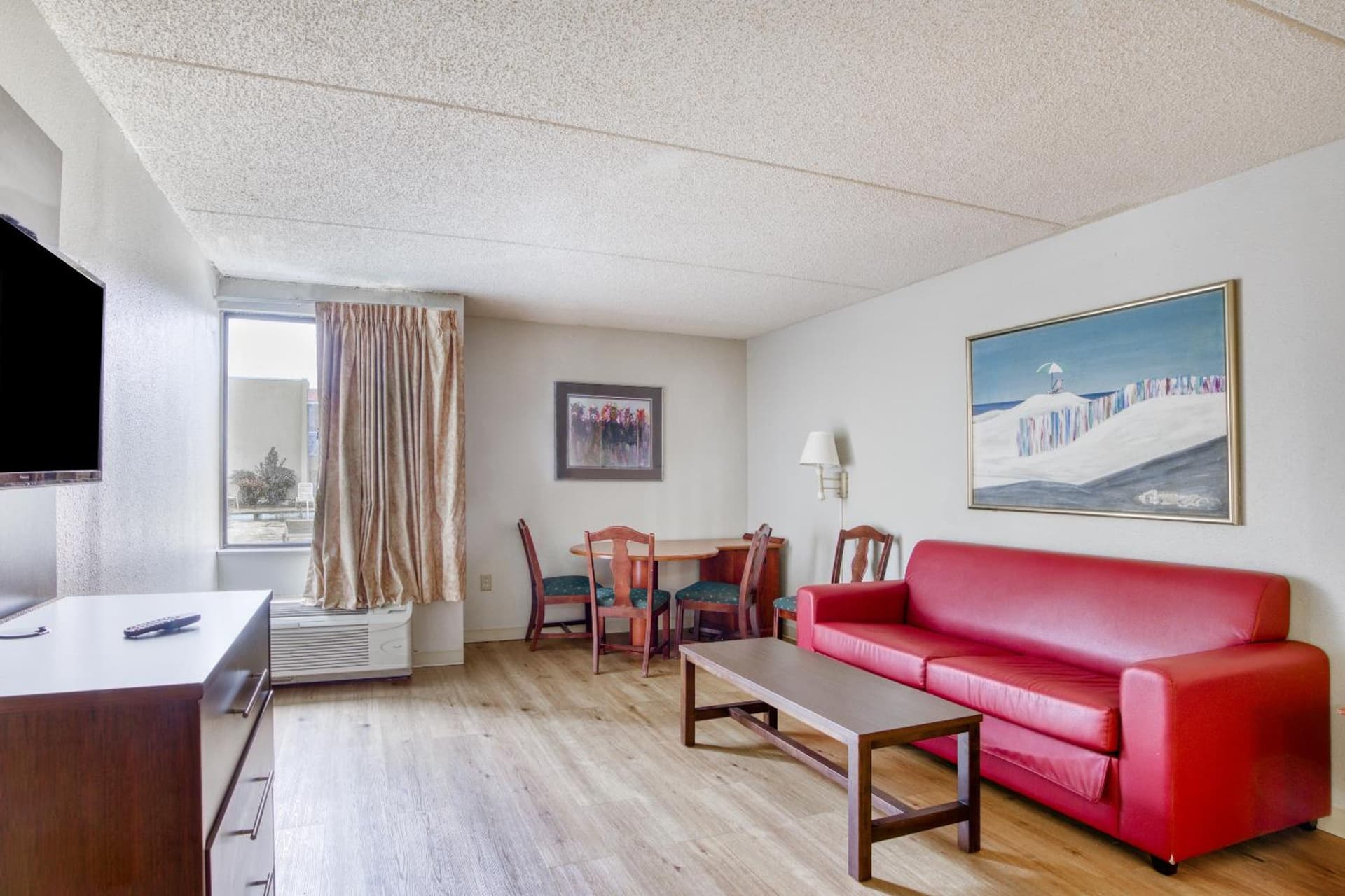 OYO Hotel Burlington South gallery photo in Burlington, NC — image 9
