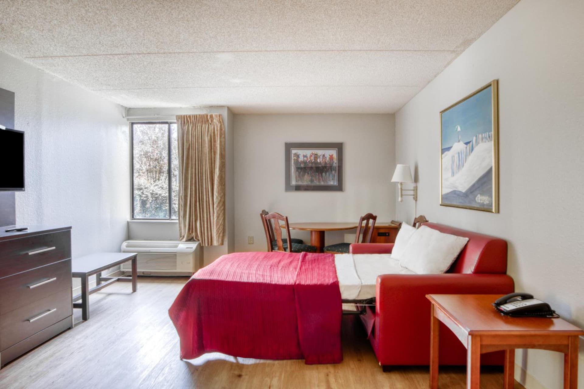 OYO Hotel Burlington South gallery photo in Burlington, NC — image 17