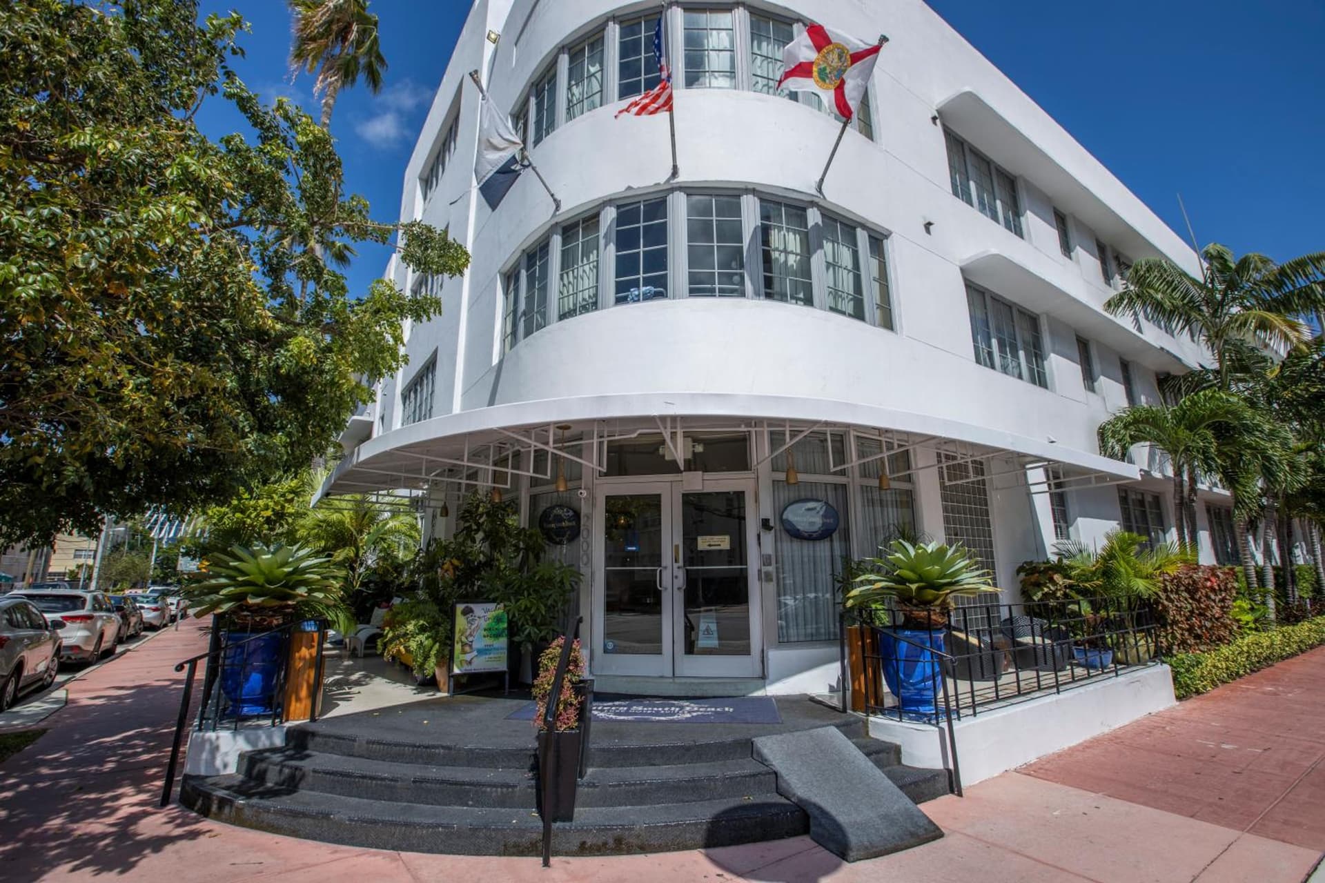Riviera Suites featured exterior or lobby in Miami Beach, FL — similar hotel