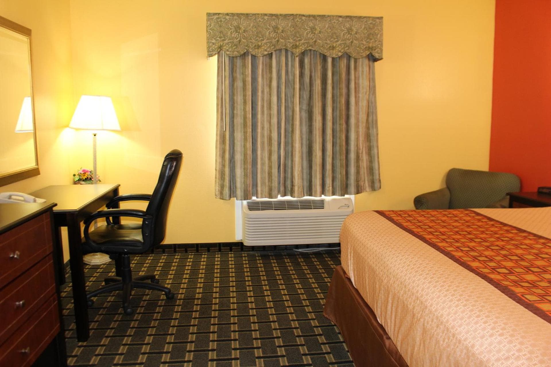Magnolia Inn and Suites Southaven property views in Southaven, MS — gallery photo 3