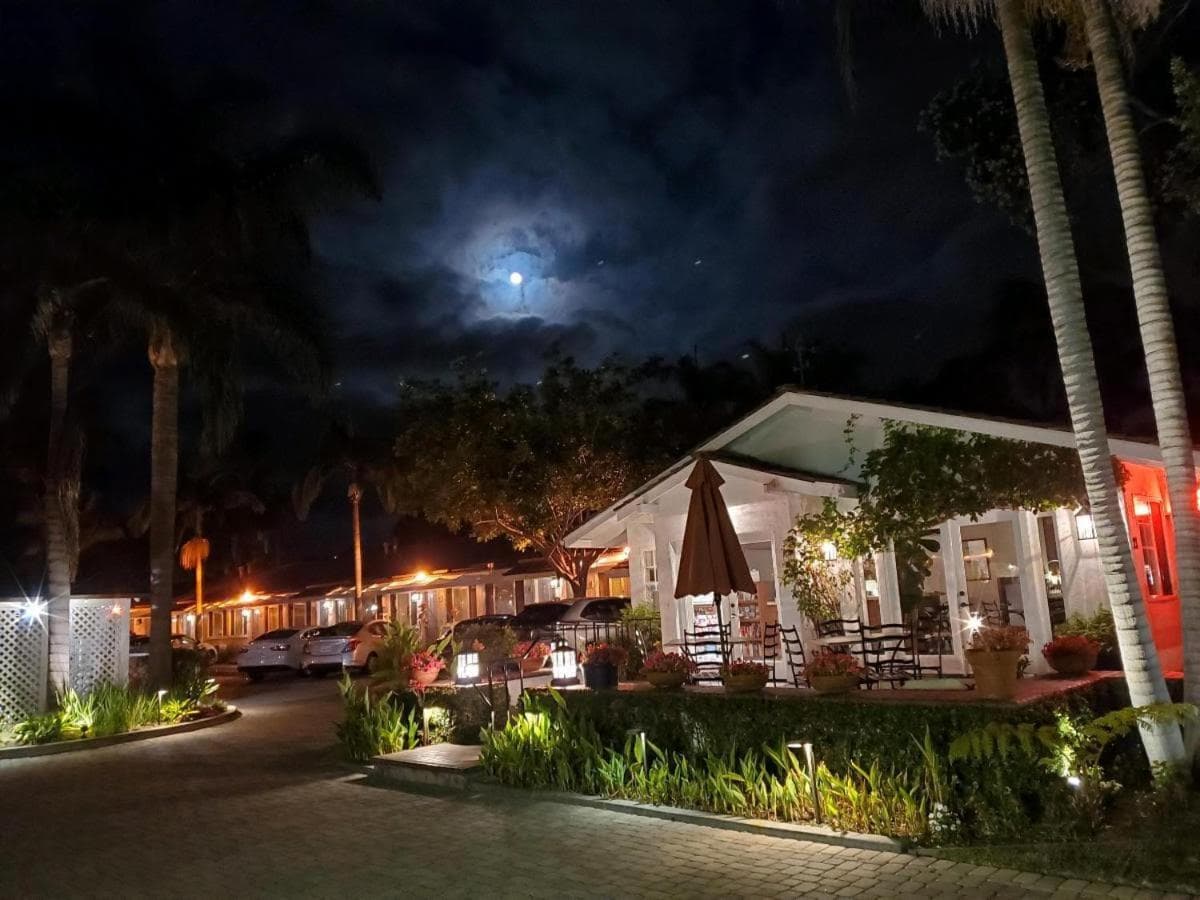 Marina Beach Hotel gallery photo in Santa Barbara, CA — image 11