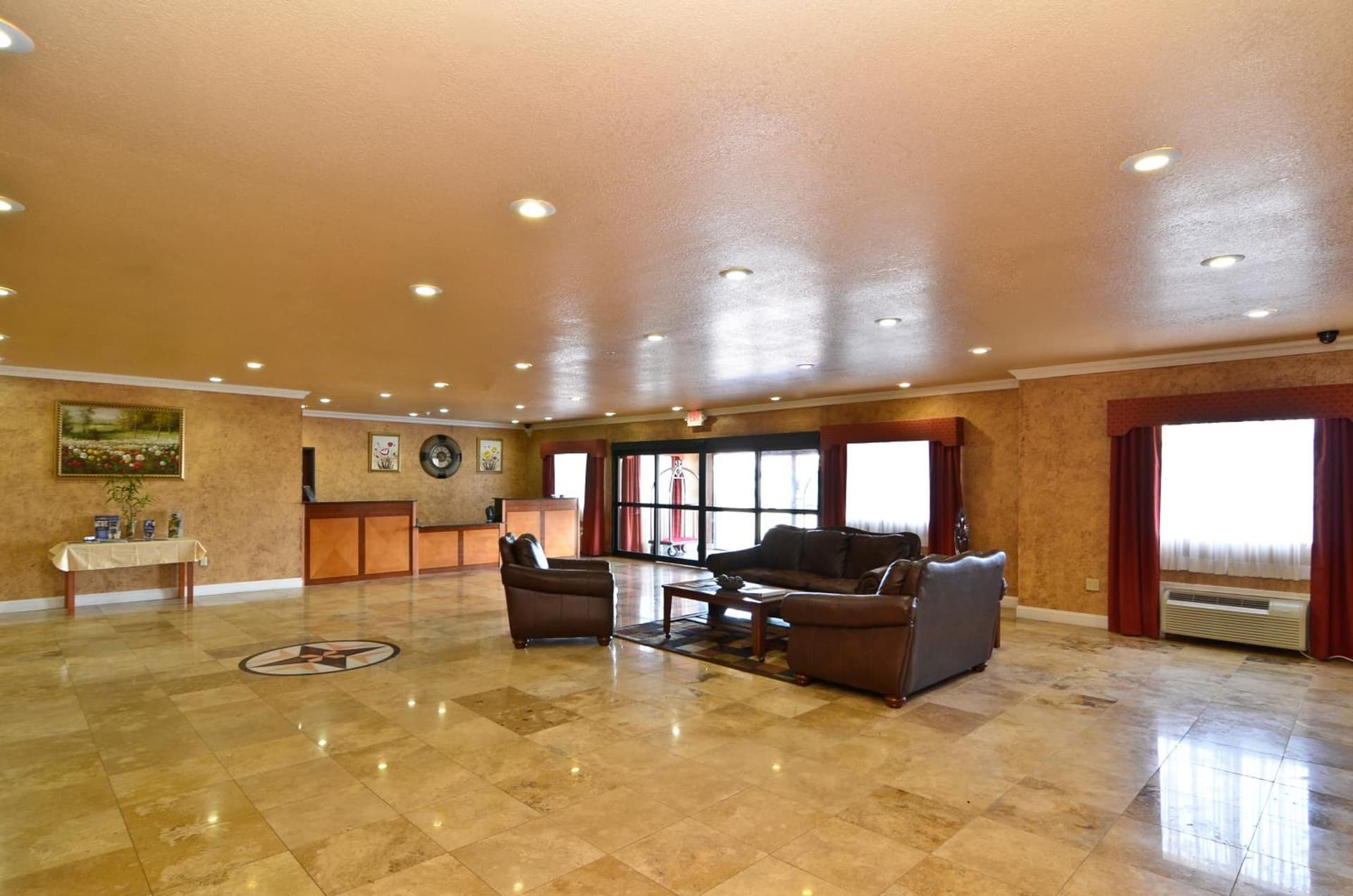 HiWay Inn Express of Broken Bow property views in Broken Bow, OK — gallery photo 3