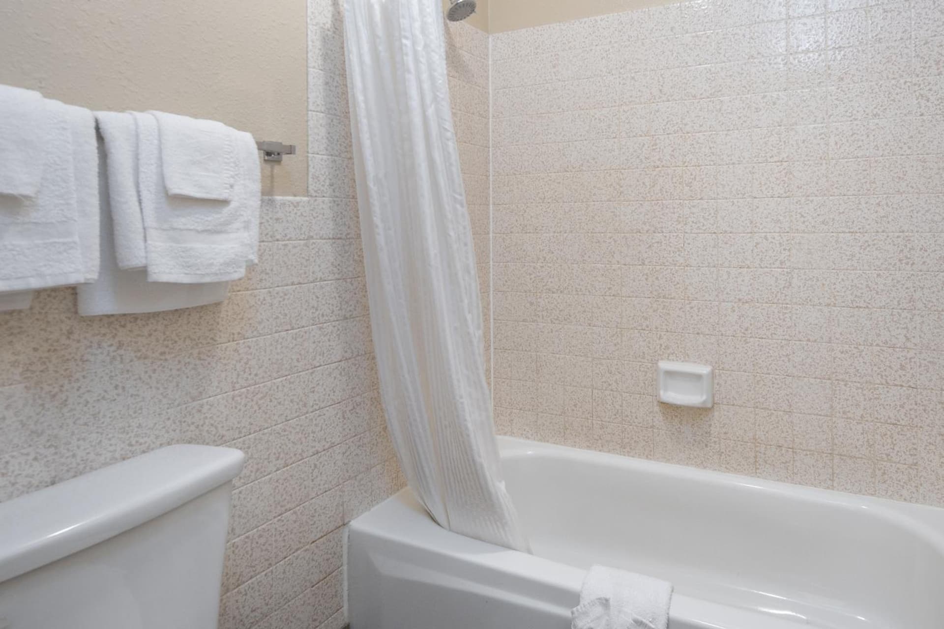 SureStay Hotel by Best Western Fairfield Napa Valley gallery photo in Fairfield, CA — image 10