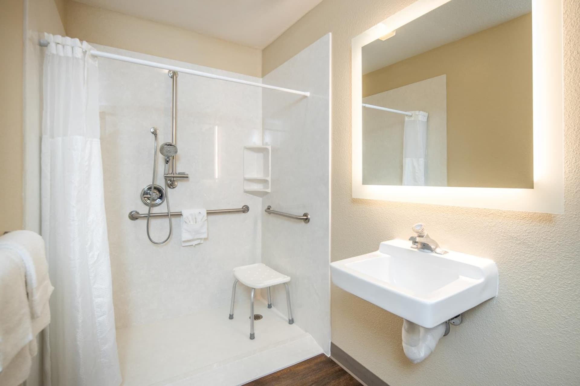 SureStay Hotel by Best Western Fairfield Napa Valley gallery photo in Fairfield, CA — image 27