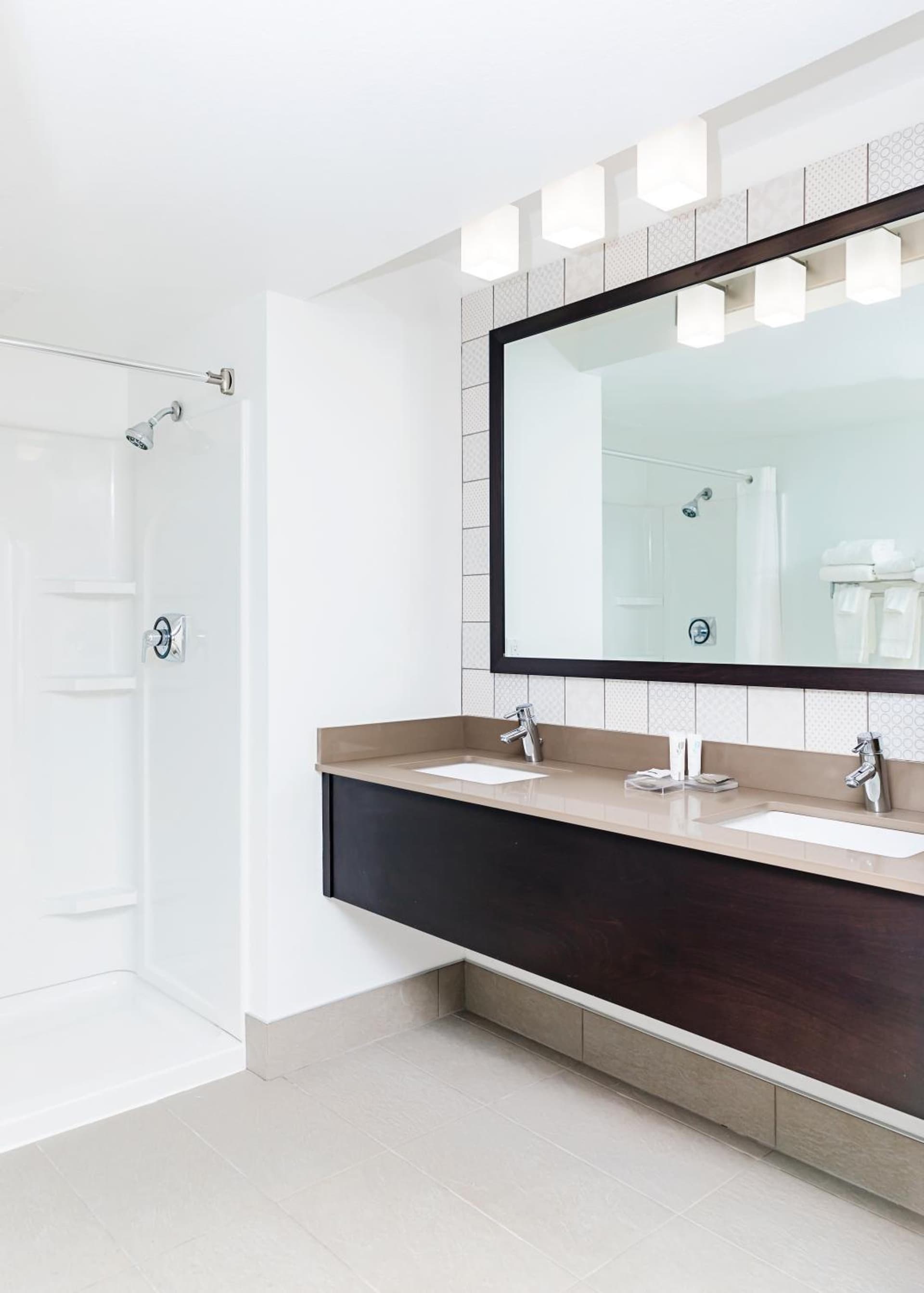 Country Inn & Suites by Radisson, Appleton Airport - Fox River Mall Area gallery photo in Appleton, WI — image 23