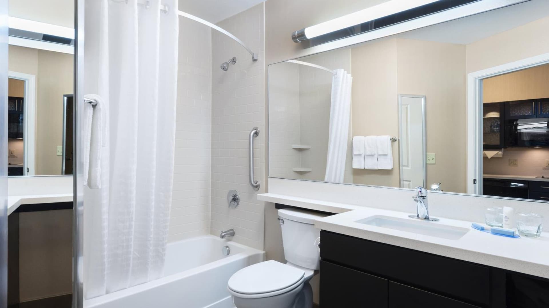 Candlewood Suites Grove City - Outlet Center by IHG gallery photo in Grove City, PA — image 12