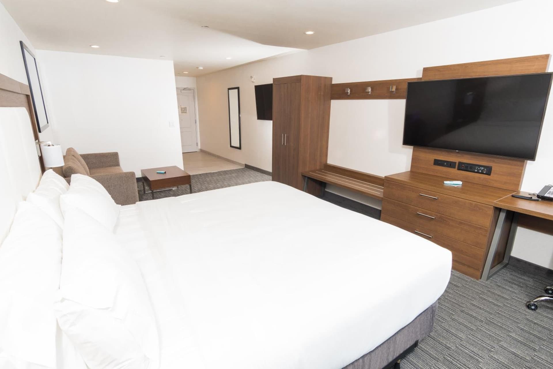 Holiday Inn Express Hollywood Walk of Fame by IHG property views in Los Angeles, CA — gallery photo 3