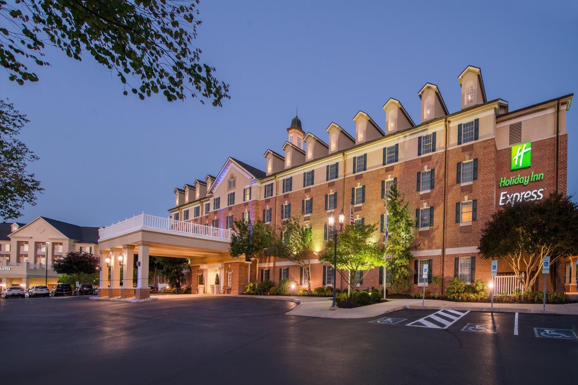 Holiday Inn Express State College at Williamsburg Square by IHG interior in State College, PA — gallery photo 2