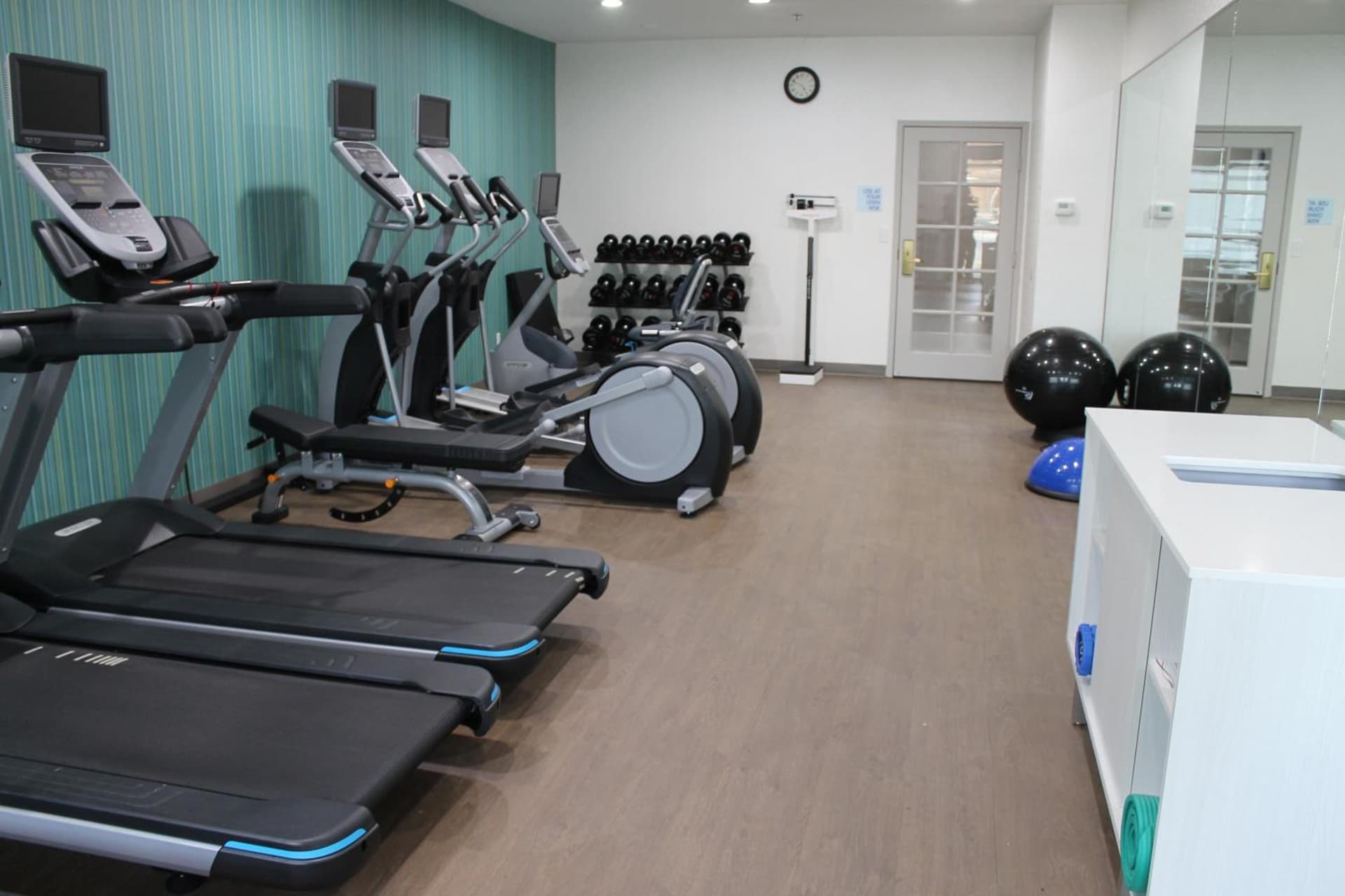 Holiday Inn Express & Suites - Tulare by IHG gallery photo in Tulare, CA — image 29