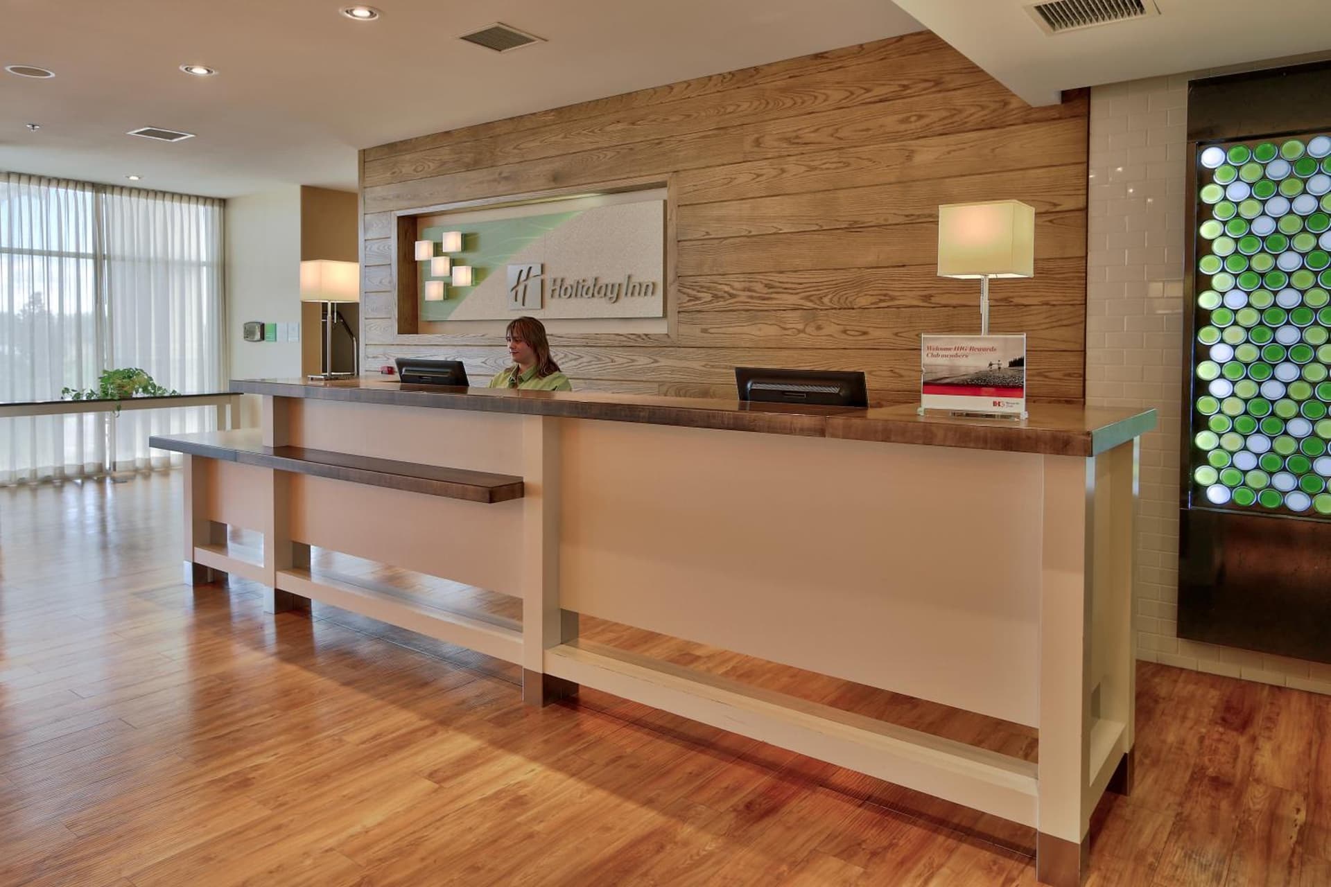 Holiday Inn Roswell by IHG interior in Roswell, NM — gallery photo 2