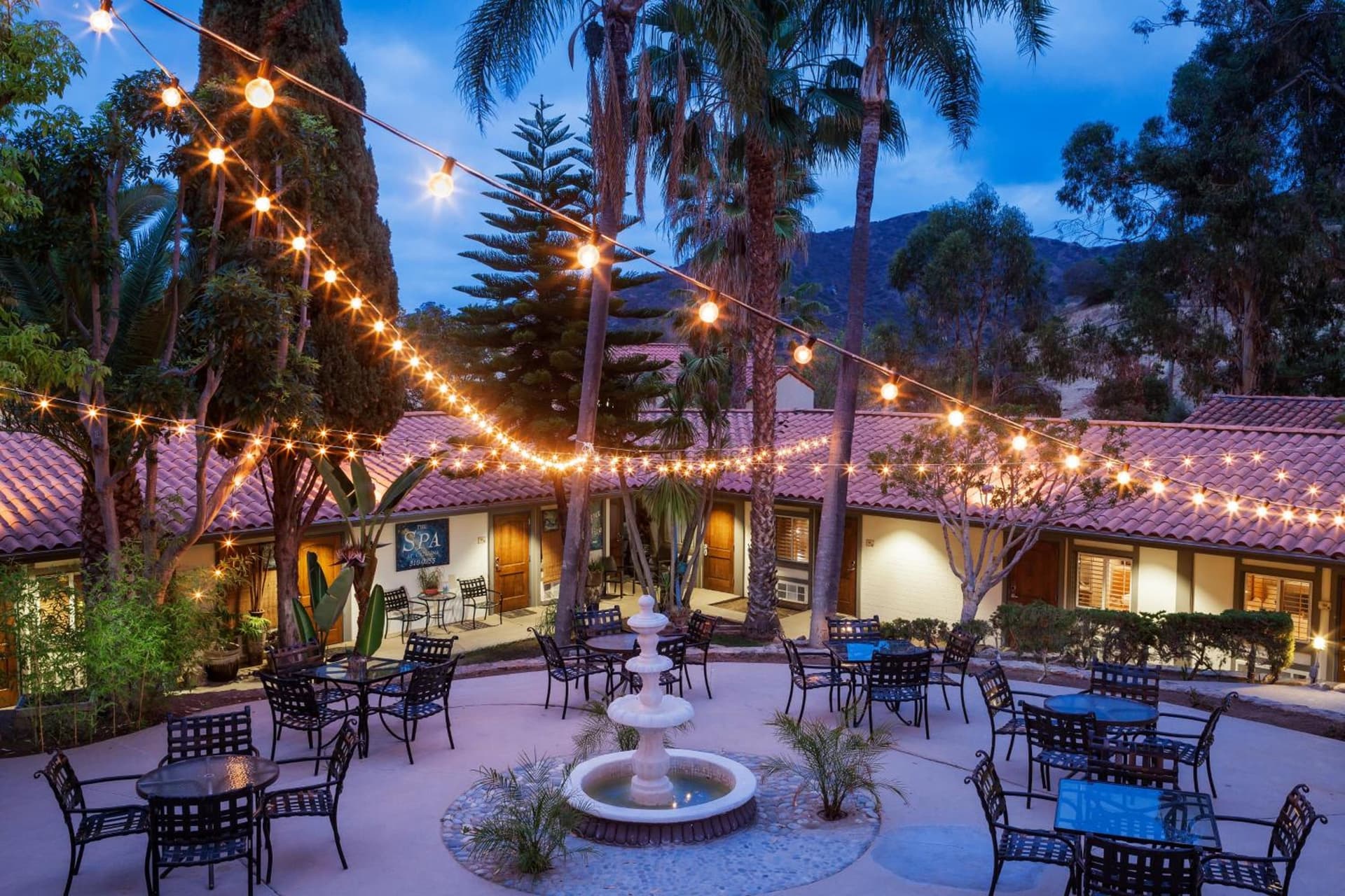 Catalina Canyon Inn interior in Avalon, CA — gallery photo 2