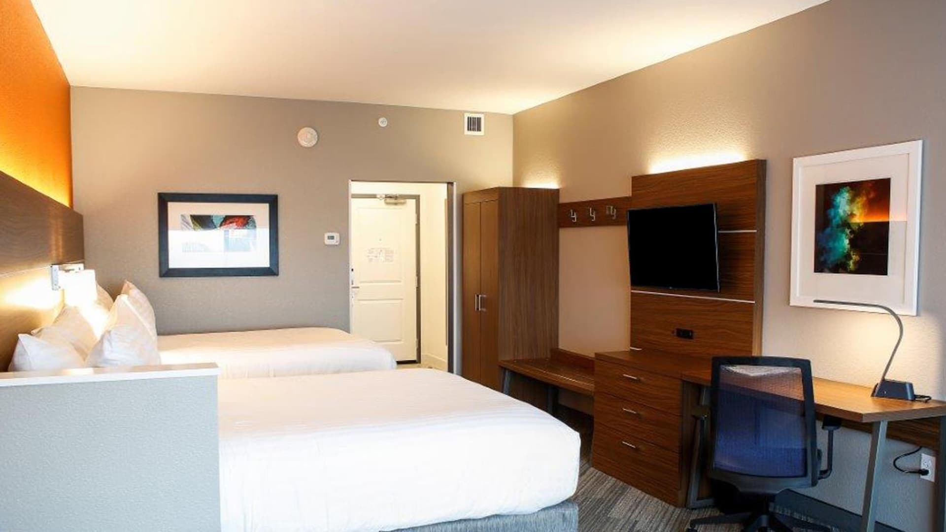 Holiday Inn Express & Suites Downtown Louisville by IHG gallery photo in Louisville, KY — image 18