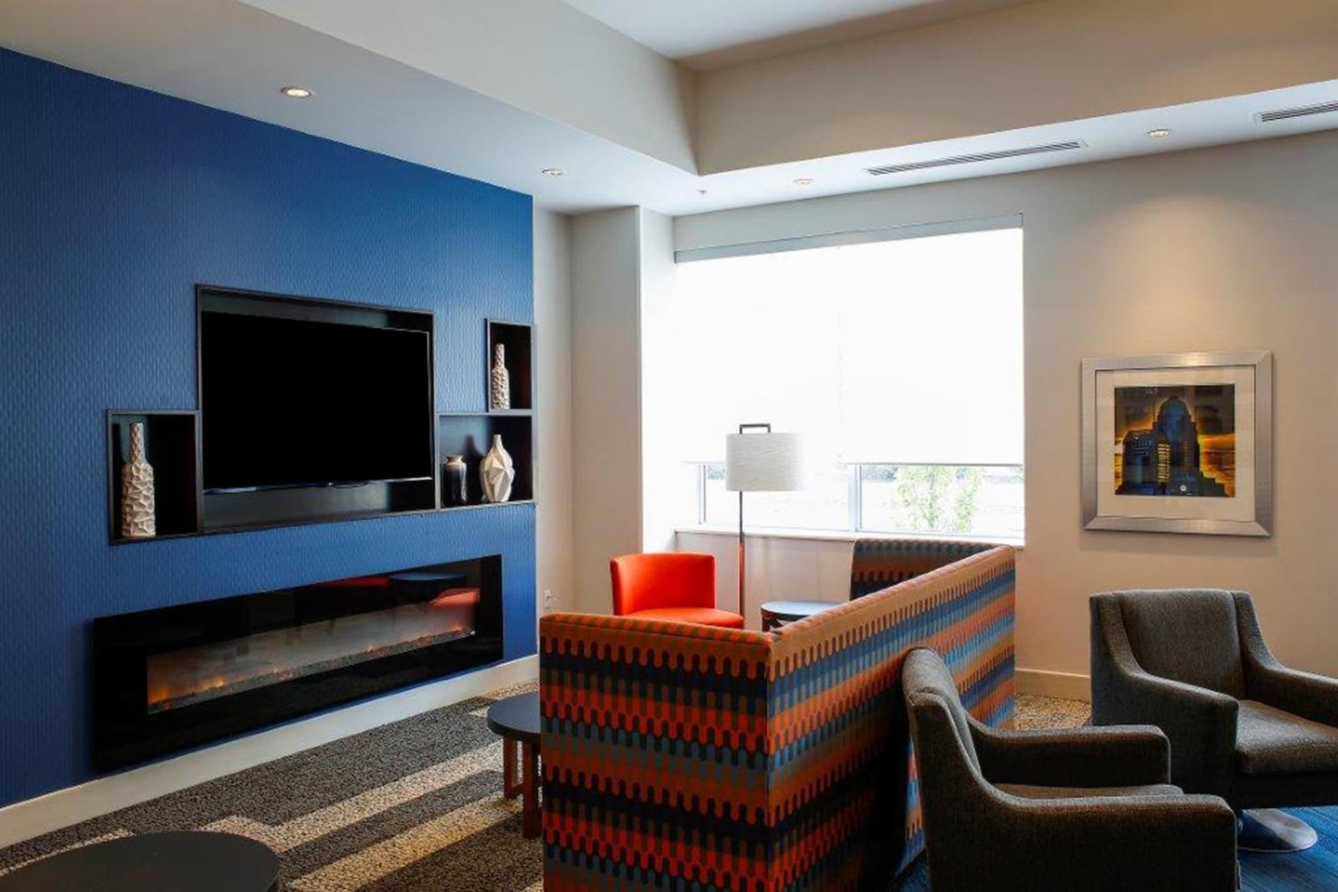 Holiday Inn Express & Suites Downtown Louisville by IHG gallery photo in Louisville, KY — image 11