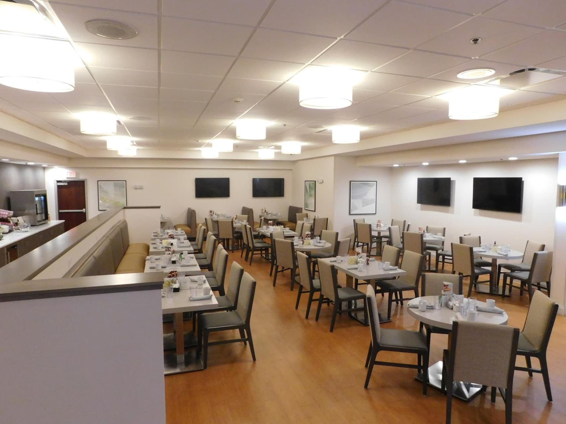 Holiday Inn Hotel & Suites Rochester - Marketplace by IHG property views in Rochester, NY — gallery photo 3