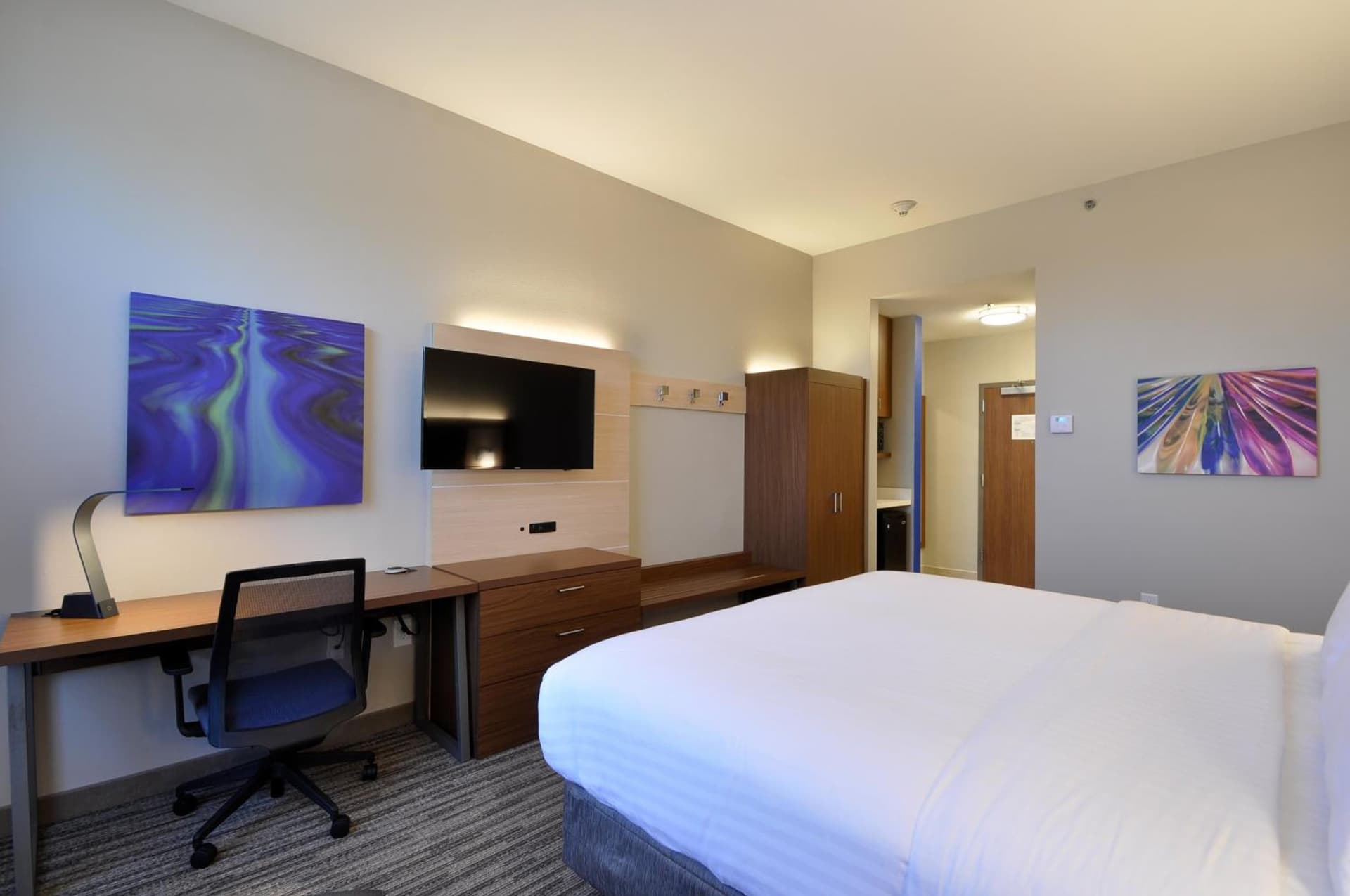 Holiday Inn Express Quantico - Stafford by IHG gallery photo in Stafford, VA — image 17