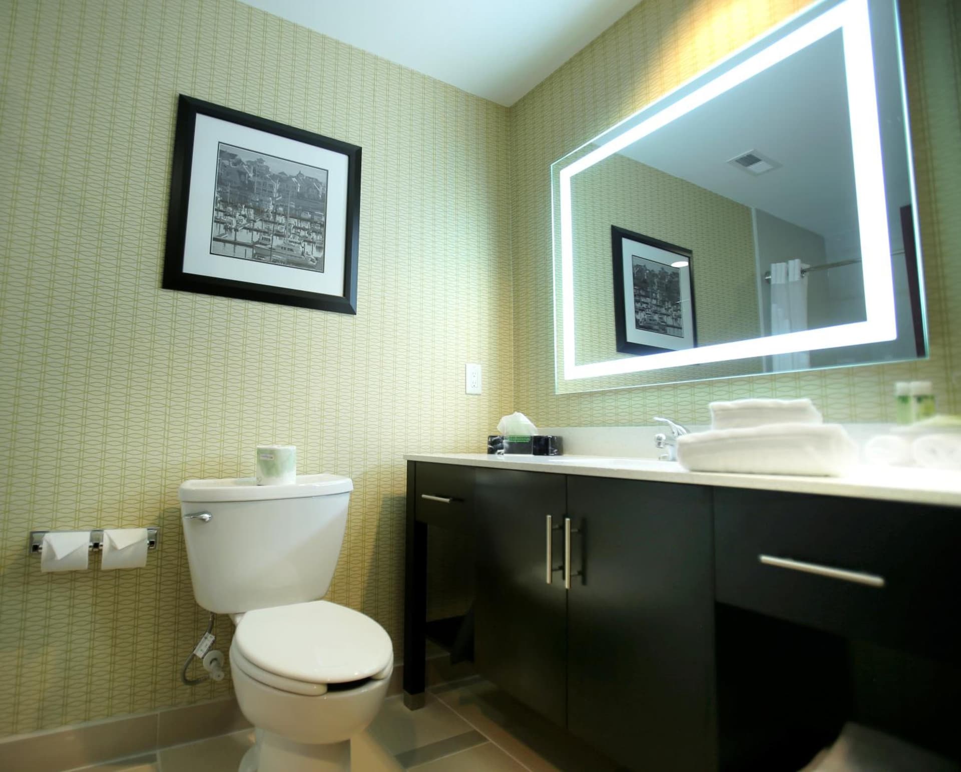 Holiday Inn Express & Suites Southport - Oak Island Area by IHG gallery photo in Oak Island, NC — image 16