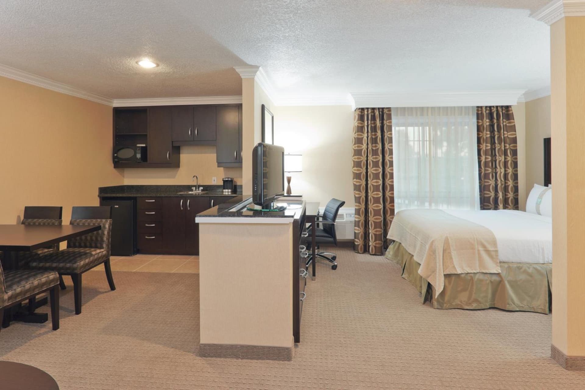 Holiday Inn & Suites San Mateo - SFO by IHG gallery photo in San Mateo, CA — image 19