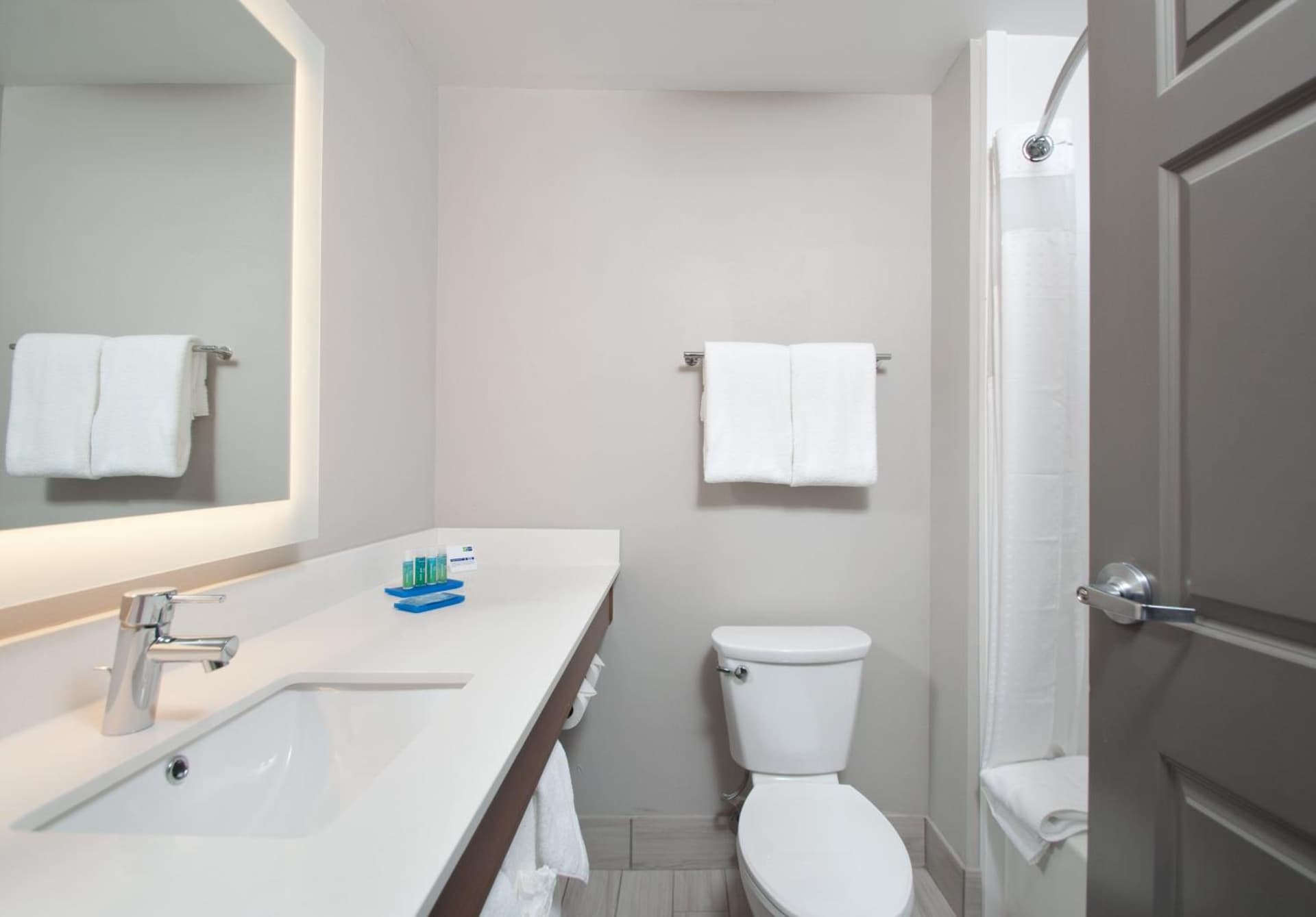 Holiday Inn Express Quantico - Stafford by IHG gallery photo in Stafford, VA — image 55