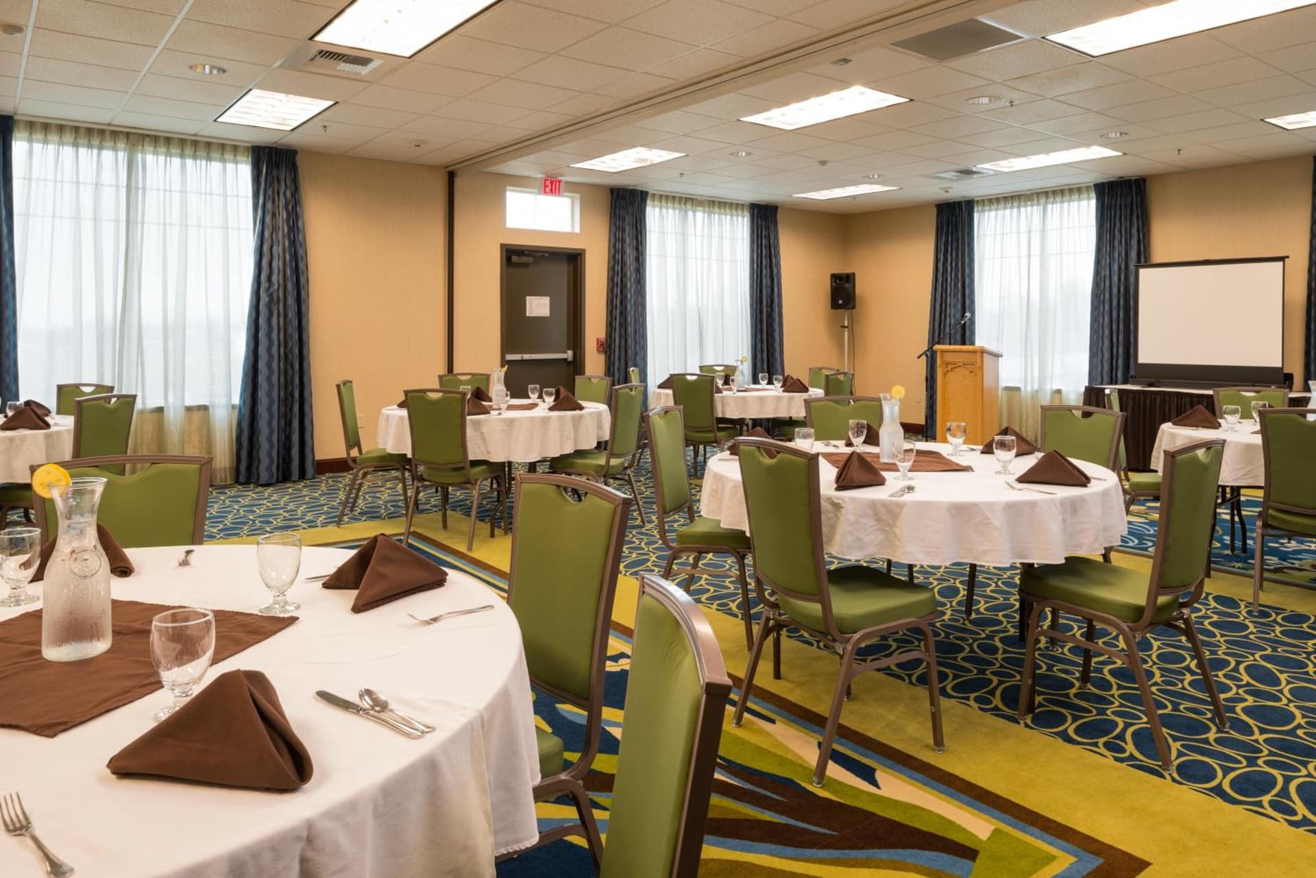 Holiday Inn Express Hotel & Suites North Sequim by IHG gallery photo in Sequim, WA — image 58