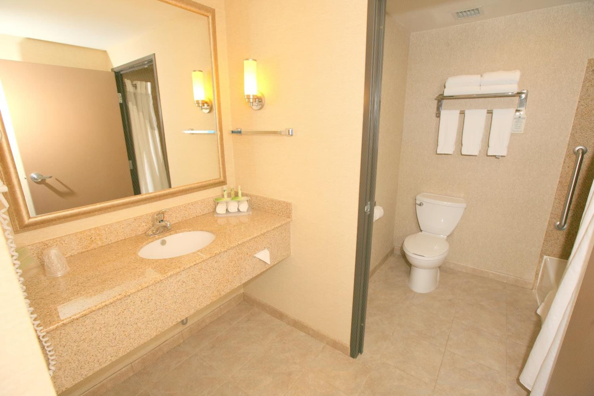 Holiday Inn Express San Diego South - Chula Vista by IHG gallery photo in Chula Vista, CA — image 8