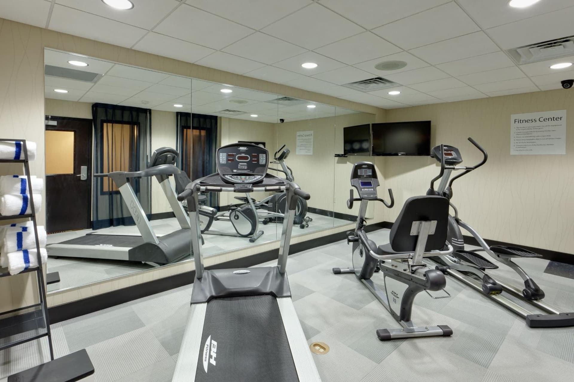 Holiday Inn Express & Suites Northeast by IHG gallery photo in York, PA — image 29