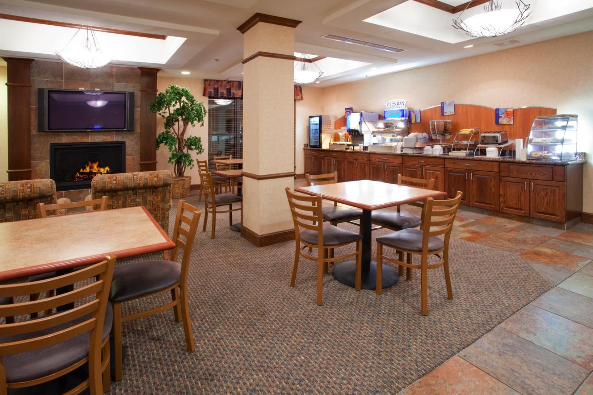 Holiday Inn Express Airport East by IHG property views in Salt Lake City, UT — gallery photo 3