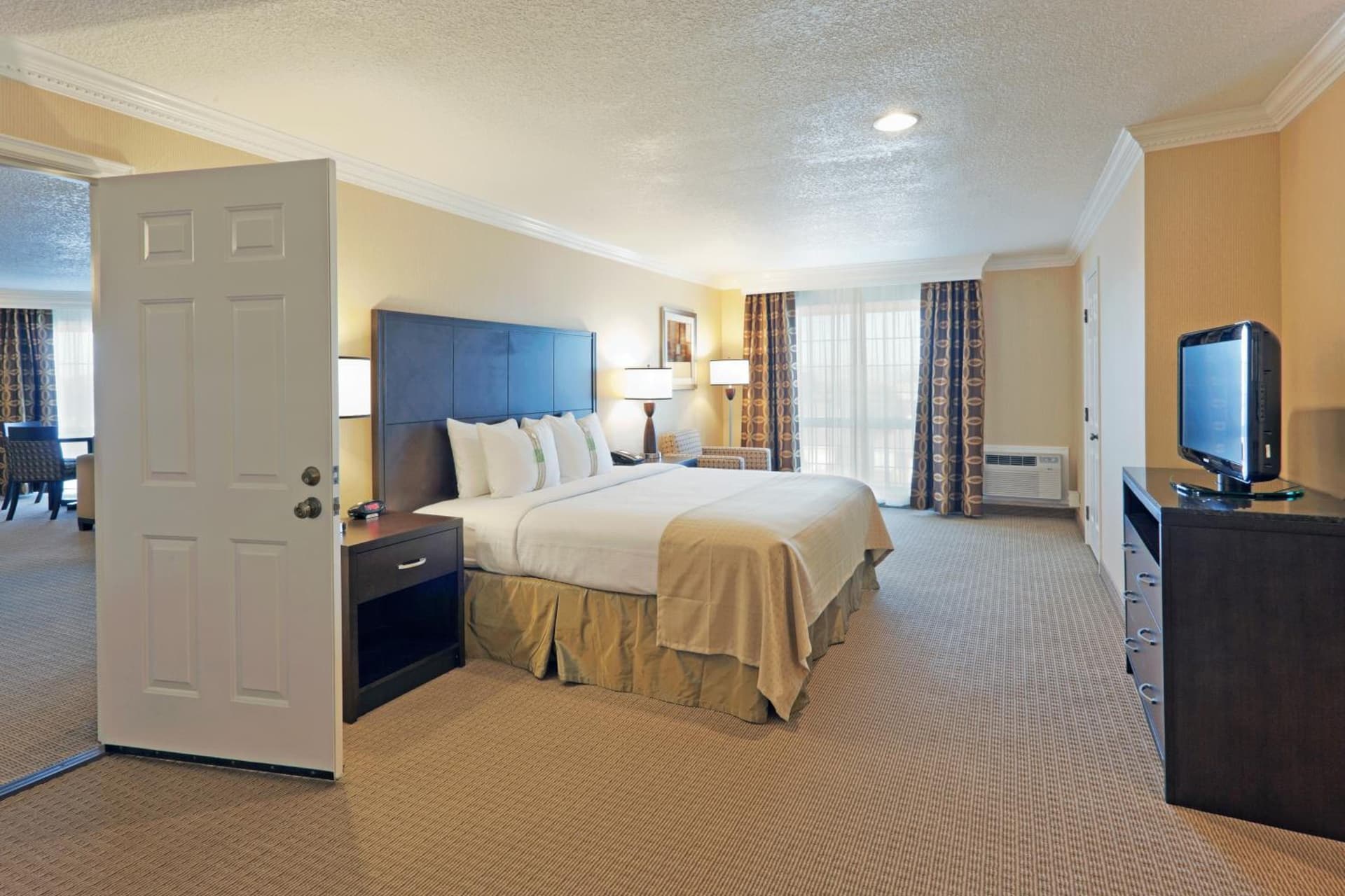 Holiday Inn & Suites San Mateo - SFO by IHG gallery photo in San Mateo, CA — image 7