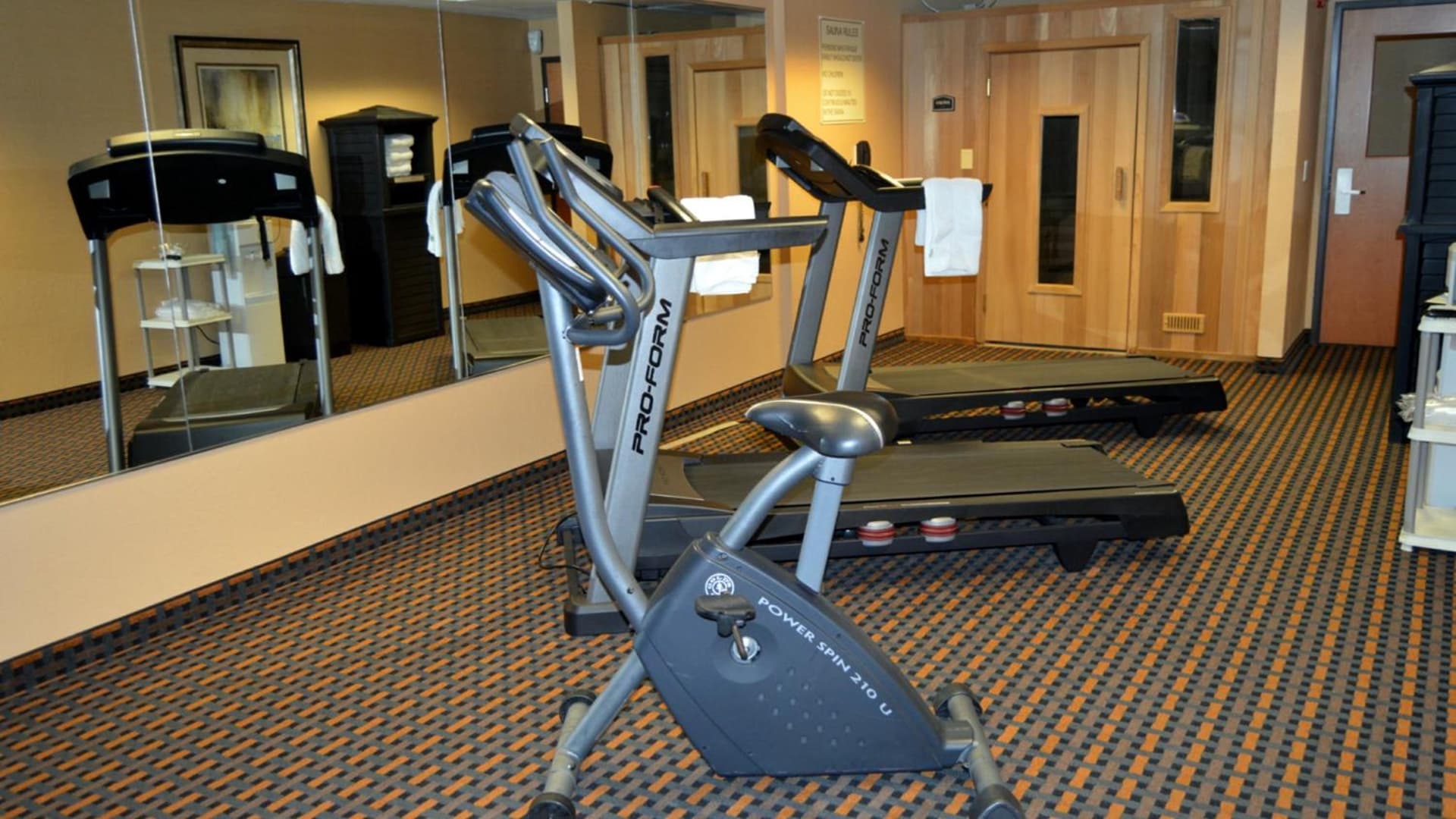 Holiday Inn Express Hotel & Suites Suffolk by IHG gallery photo in Suffolk, VA — image 22