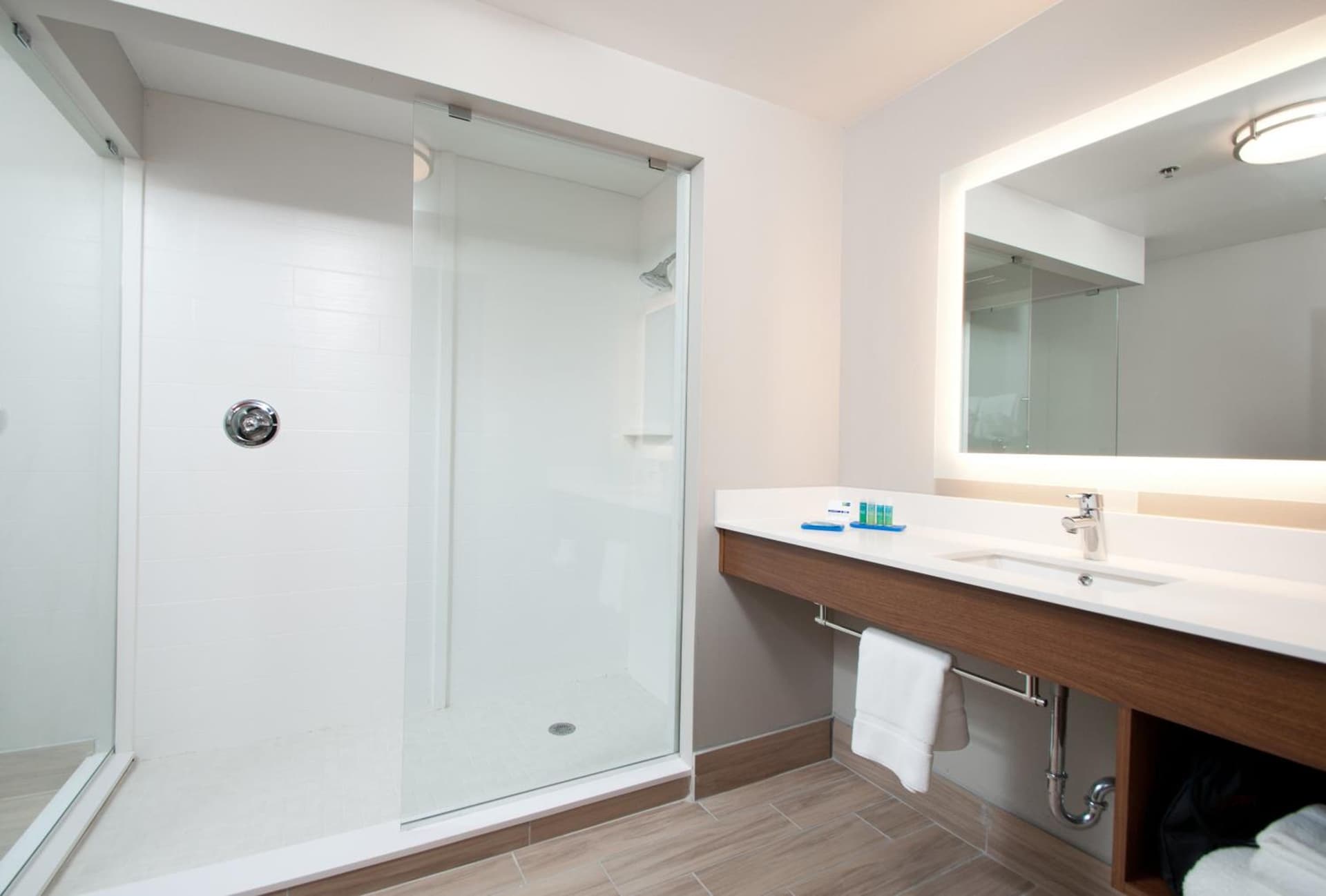 Holiday Inn Express Quantico - Stafford by IHG gallery photo in Stafford, VA — image 15