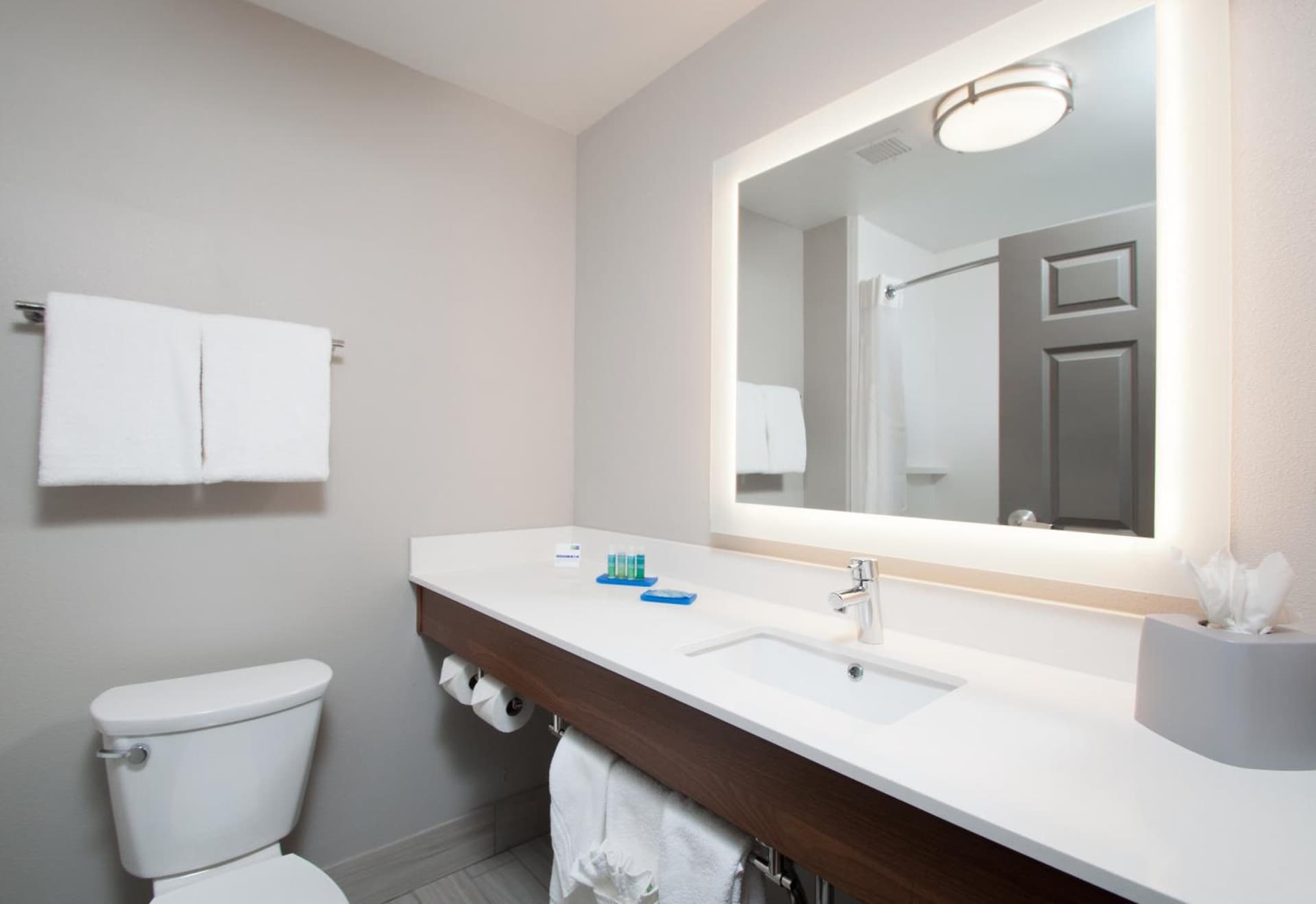 Holiday Inn Express Quantico - Stafford by IHG gallery photo in Stafford, VA — image 13
