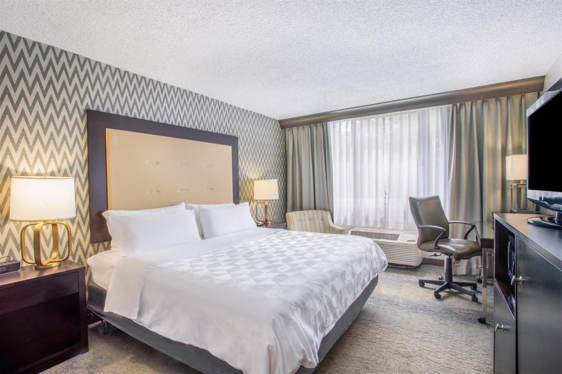 Holiday Inn & Suites Parsippany Fairfield by IHG gallery photo in Parsippany, NJ — image 37