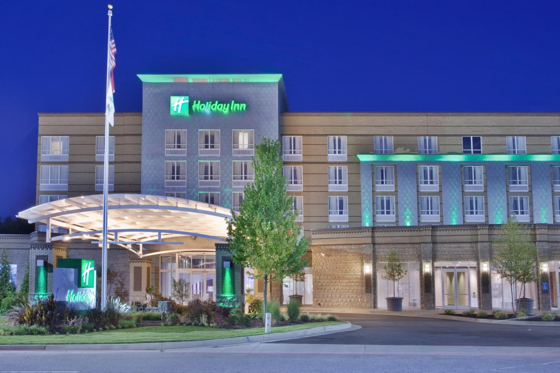 Holiday Inn Macon North by IHG featured exterior or lobby in Macon, GA — similar hotel