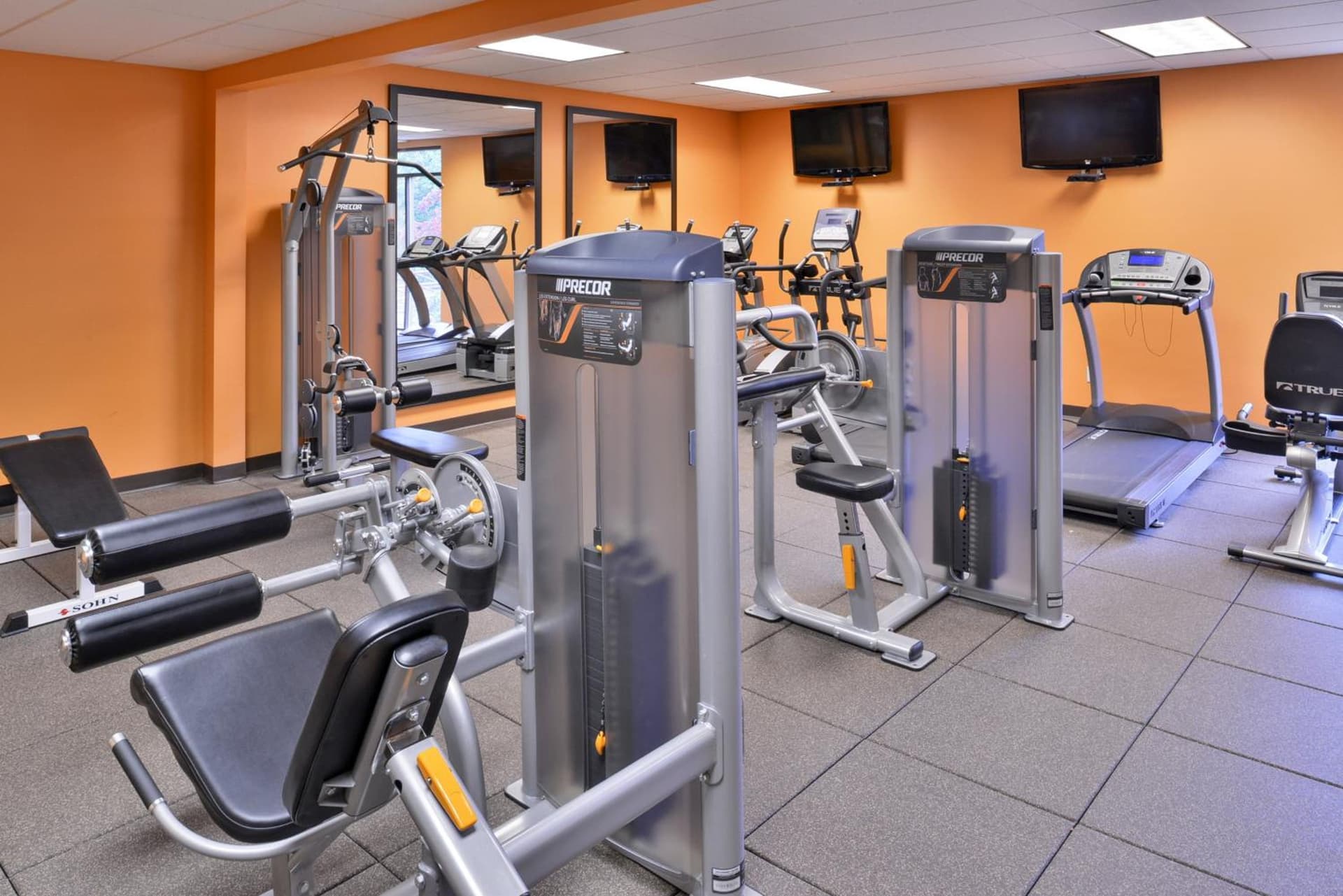 Holiday Inn Express Portland West/Hillsboro by IHG interior in Hillsboro, OR — gallery photo 2