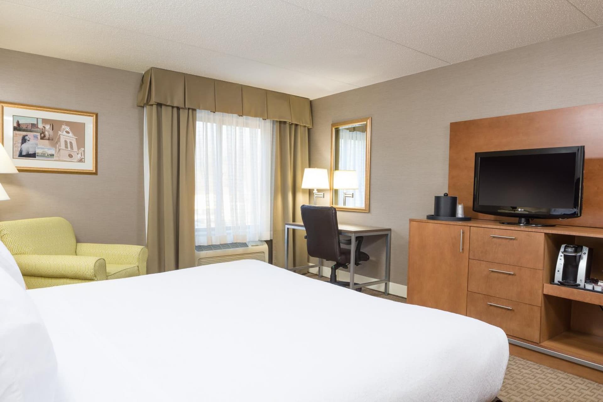 Holiday Inn Manchester Airport by IHG gallery photo in Manchester, NH — image 21