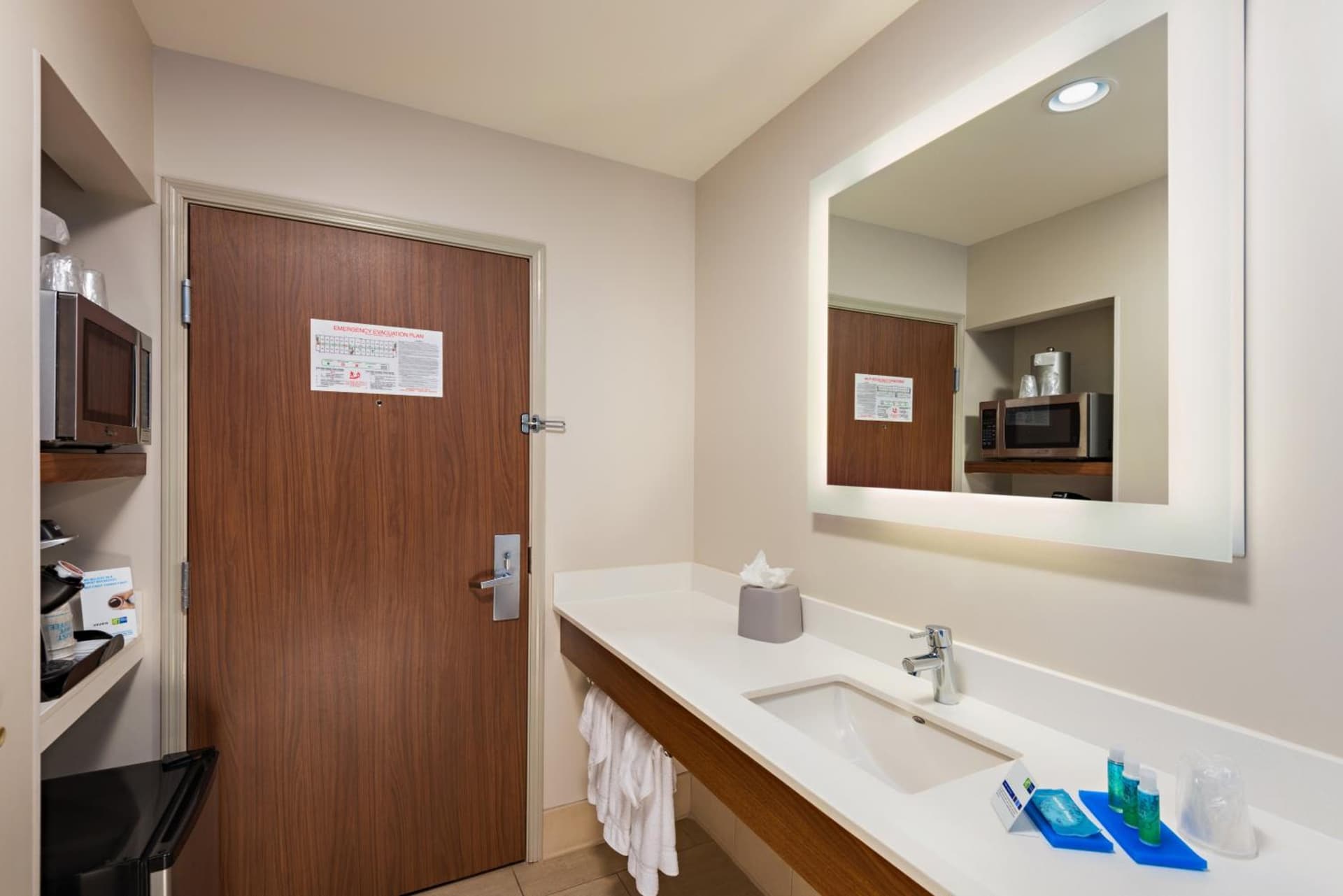 Holiday Inn Express Peoria North - Glendale by IHG gallery photo in Peoria, AZ — image 42