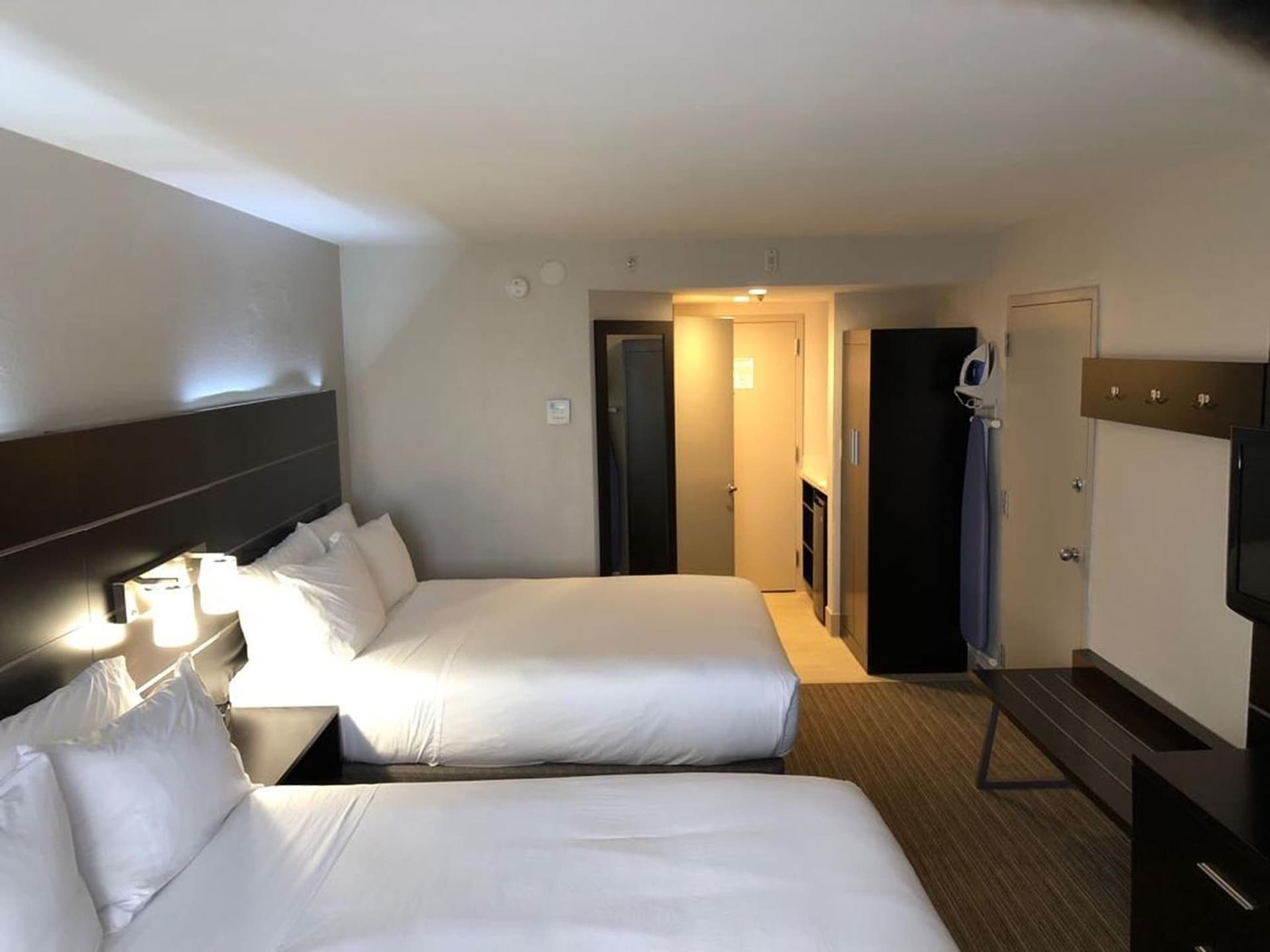 Holiday Inn Express & Suites Miami - Hialeah by IHG gallery photo in Hialeah, FL — image 12