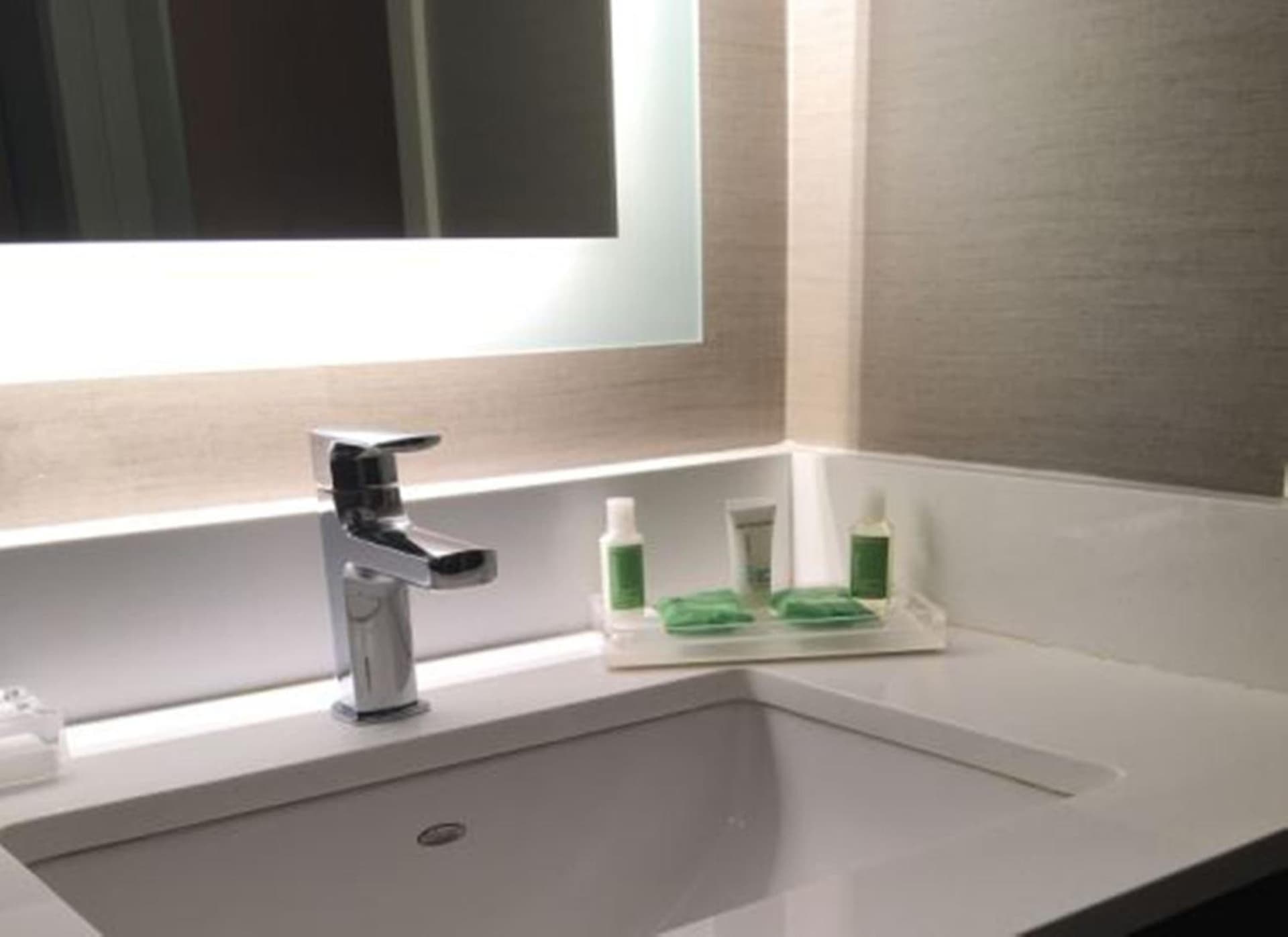 Holiday Inn Manchester Airport by IHG interior in Manchester, NH — gallery photo 2