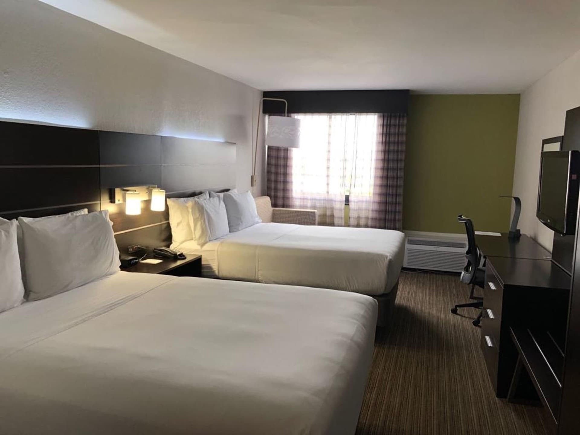 Holiday Inn Express & Suites Miami - Hialeah by IHG gallery photo in Hialeah, FL — image 23