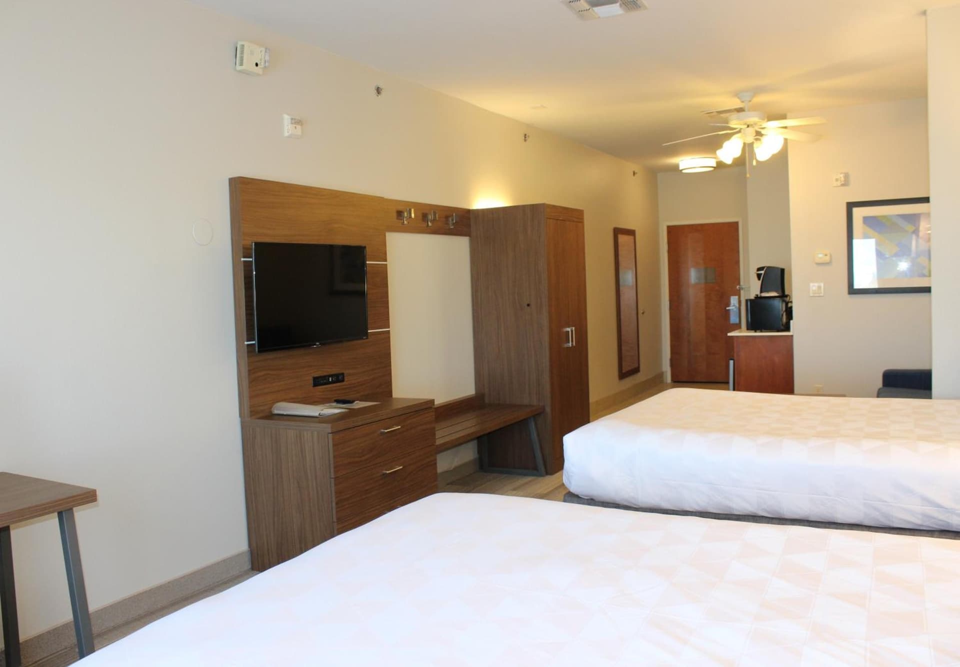 Holiday Inn Express Hotel & Suites Mansfield by IHG gallery photo in Mansfield, TX — image 34