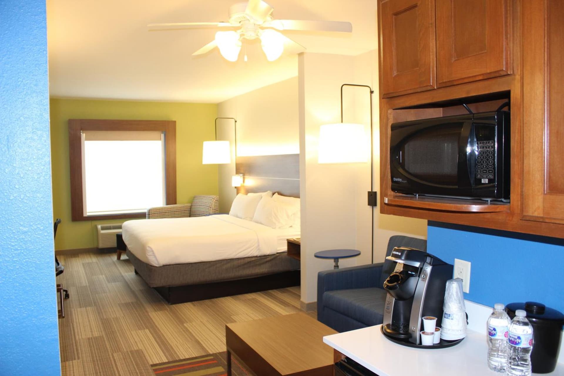 Holiday Inn Express Hotel & Suites Mansfield by IHG gallery photo in Mansfield, TX — image 24