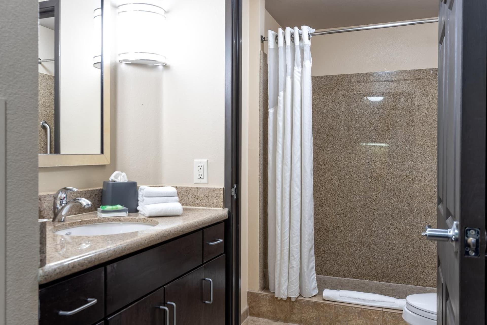 Holiday Inn Oceanside Marina Camp Pendleton by IHG gallery photo in Oceanside, CA — image 43
