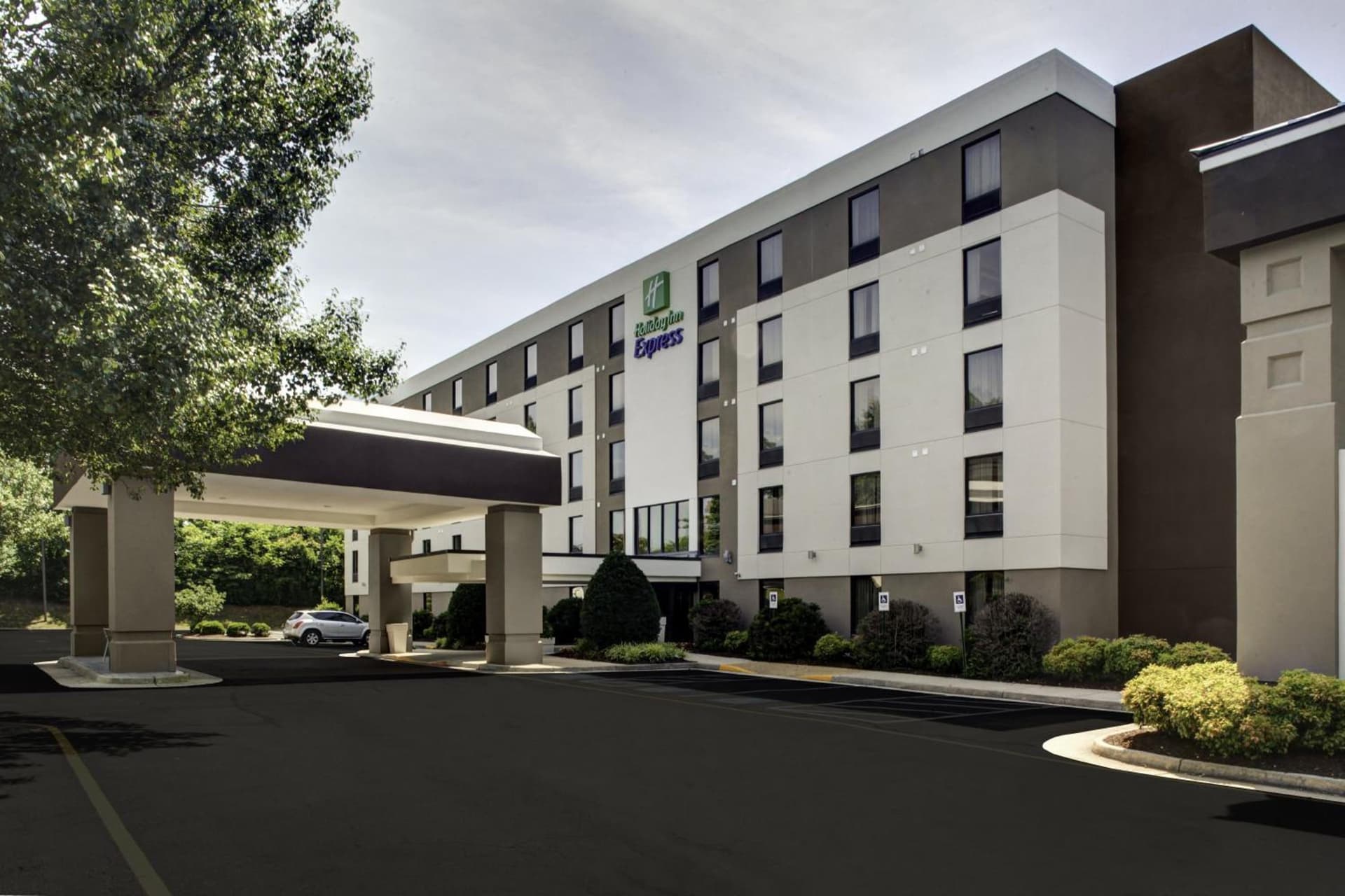 Holiday Inn Express Richmond-Mechanicsville by IHG featured exterior or lobby in Mechanicsville, VA — similar hotel