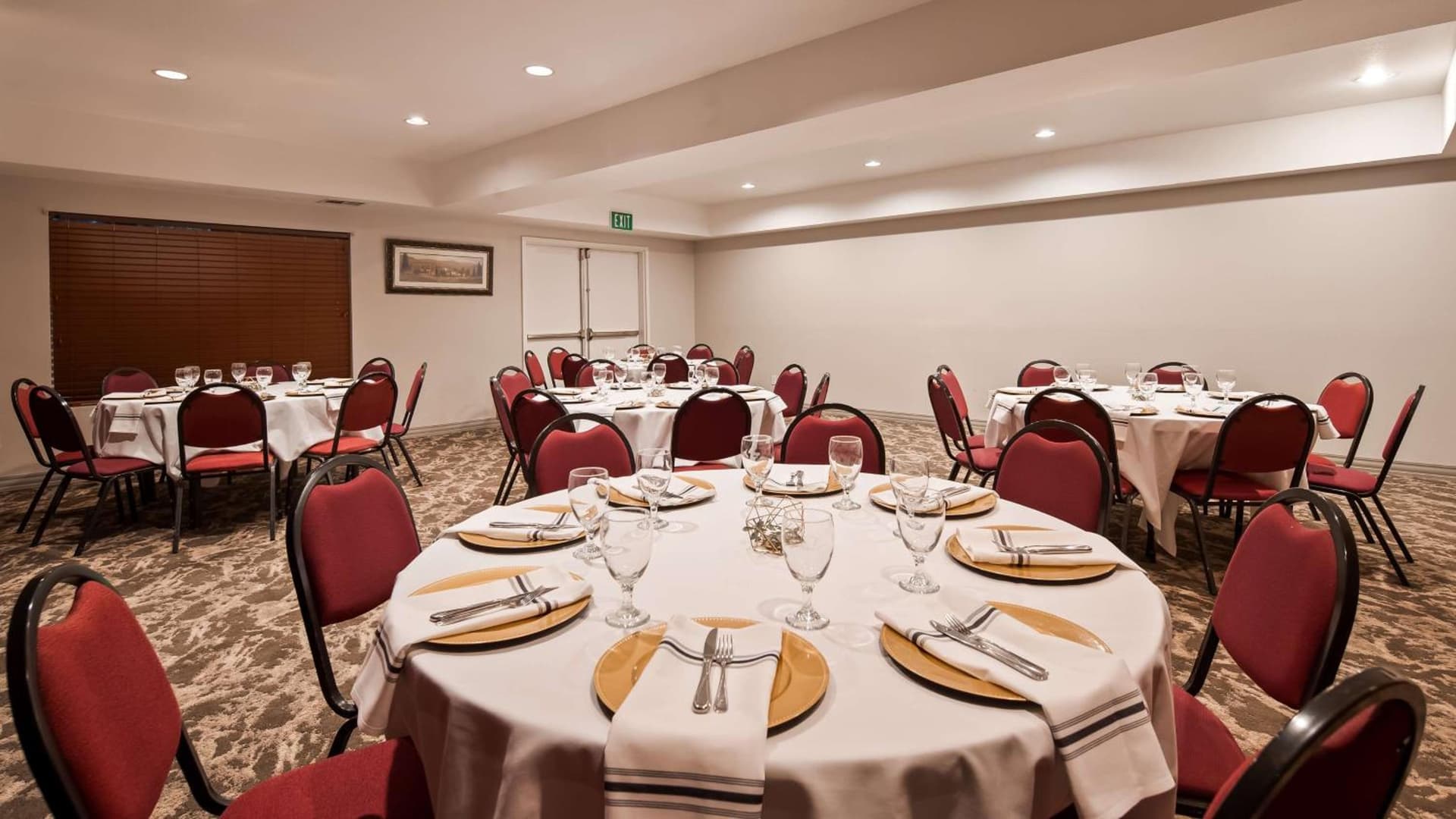 Best Western Plus Villa Del Lago Inn Patterson gallery photo in Patterson, CA — image 26