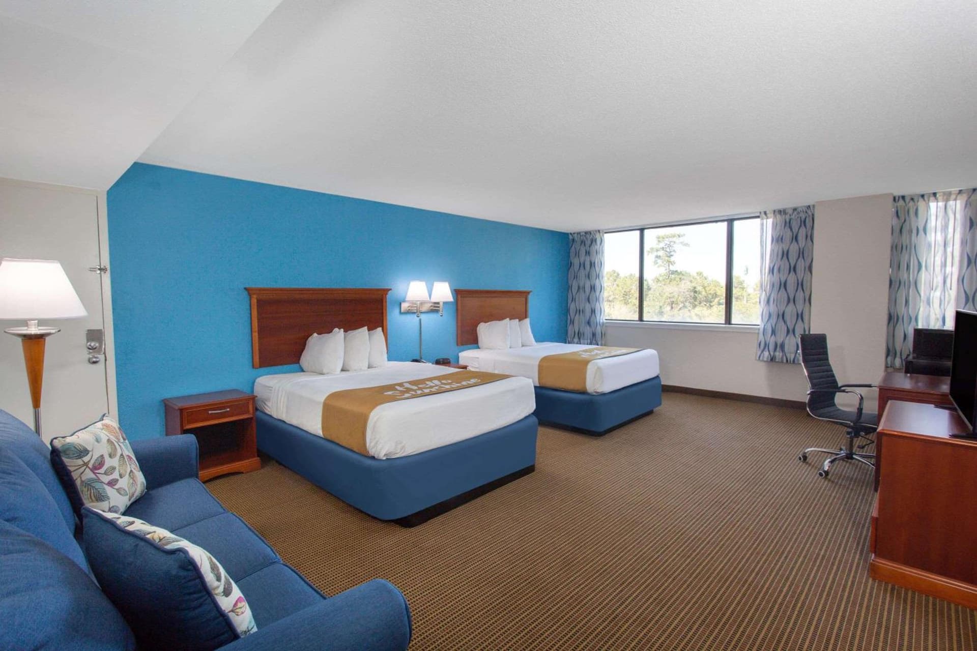 Days Inn & Suites by Wyndham Tallahassee Conf Center I-10 gallery photo in Tallahassee, FL — image 52