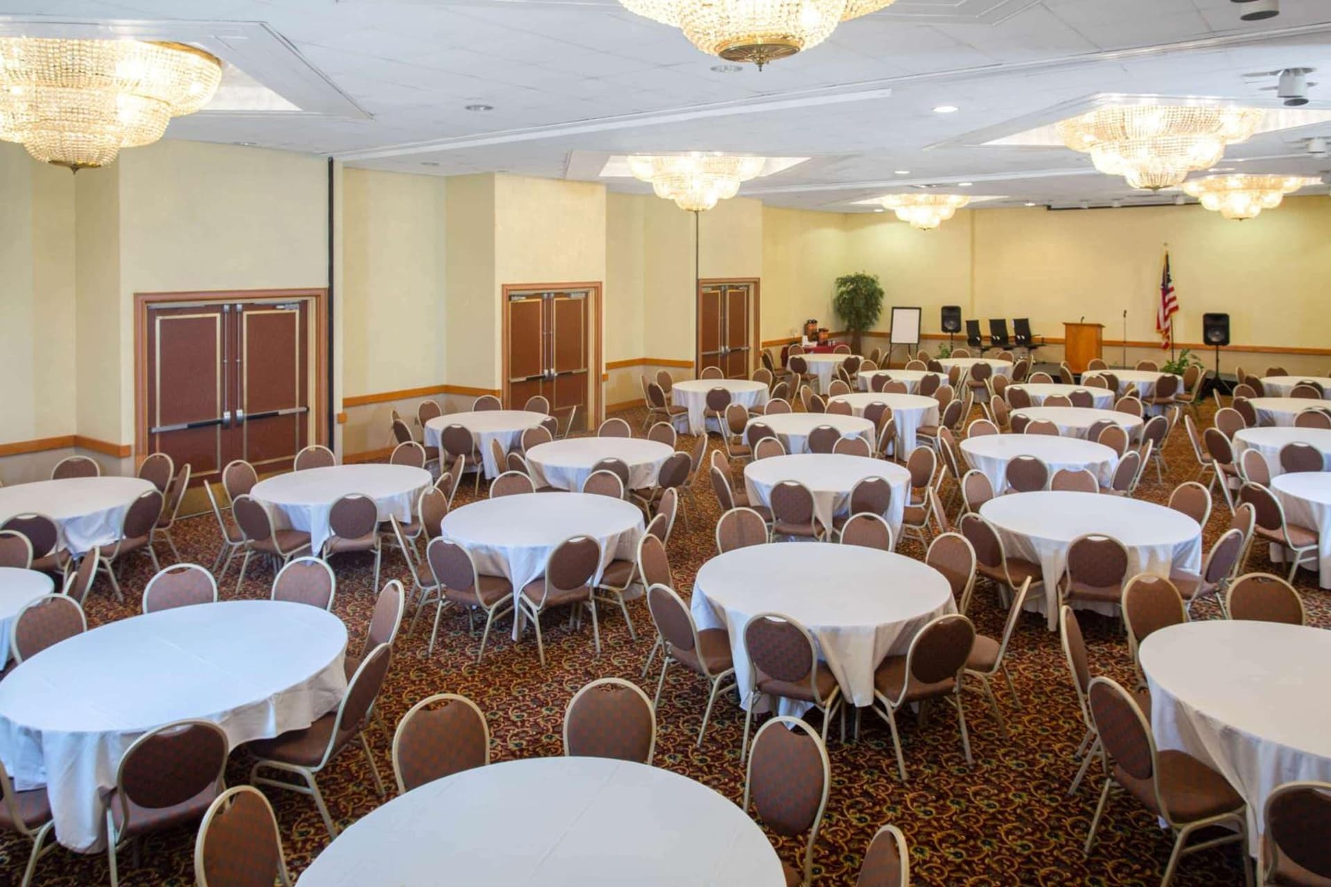 Days Inn & Suites by Wyndham Tallahassee Conf Center I-10 gallery photo in Tallahassee, FL — image 17