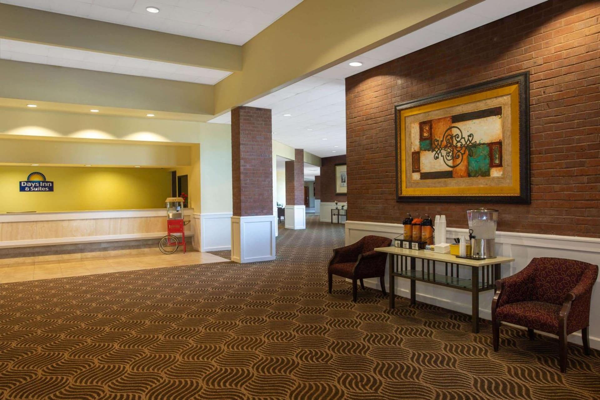 Days Inn & Suites by Wyndham Tallahassee Conf Center I-10 property views in Tallahassee, FL — gallery photo 3