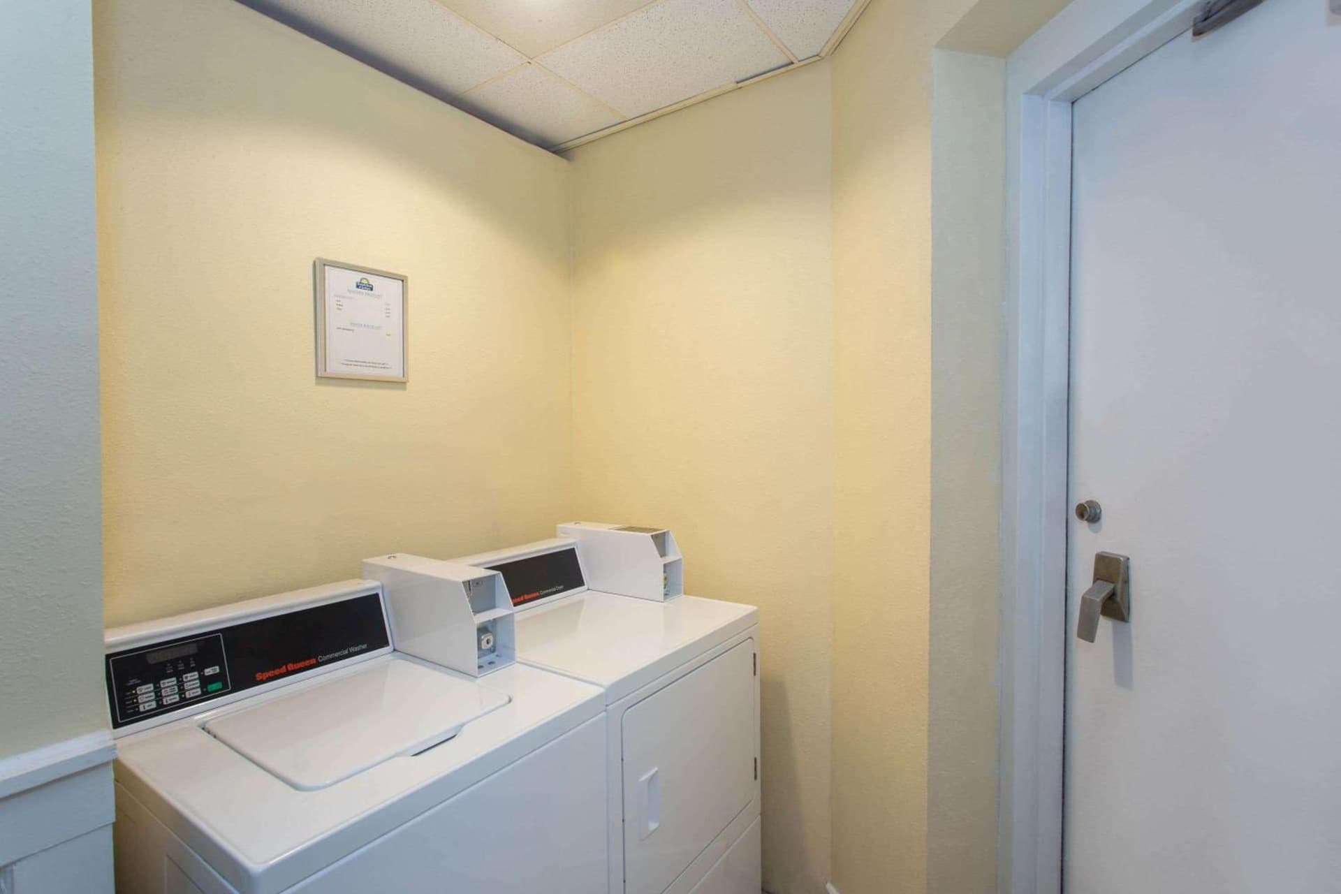 Days Inn & Suites by Wyndham Tallahassee Conf Center I-10 gallery photo in Tallahassee, FL — image 26