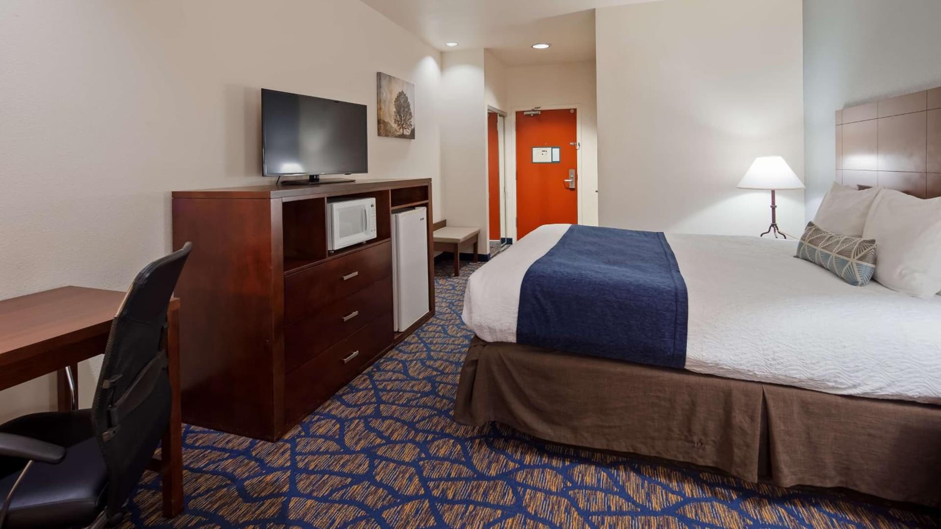 Best Western Plus Villa Del Lago Inn Patterson gallery photo in Patterson, CA — image 9