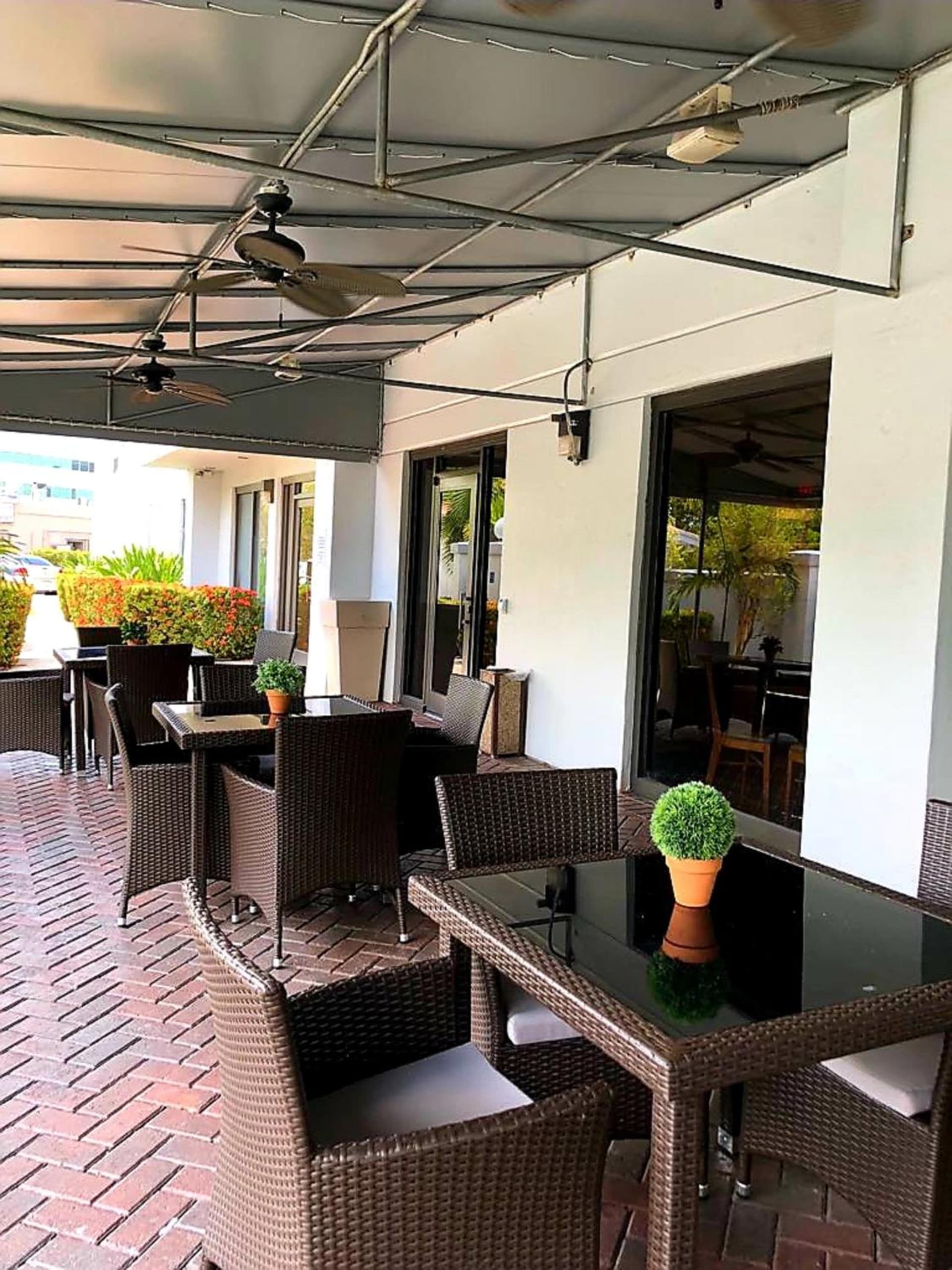 Holiday Inn Express & Suites Miami - Hialeah by IHG interior in Hialeah, FL — gallery photo 2