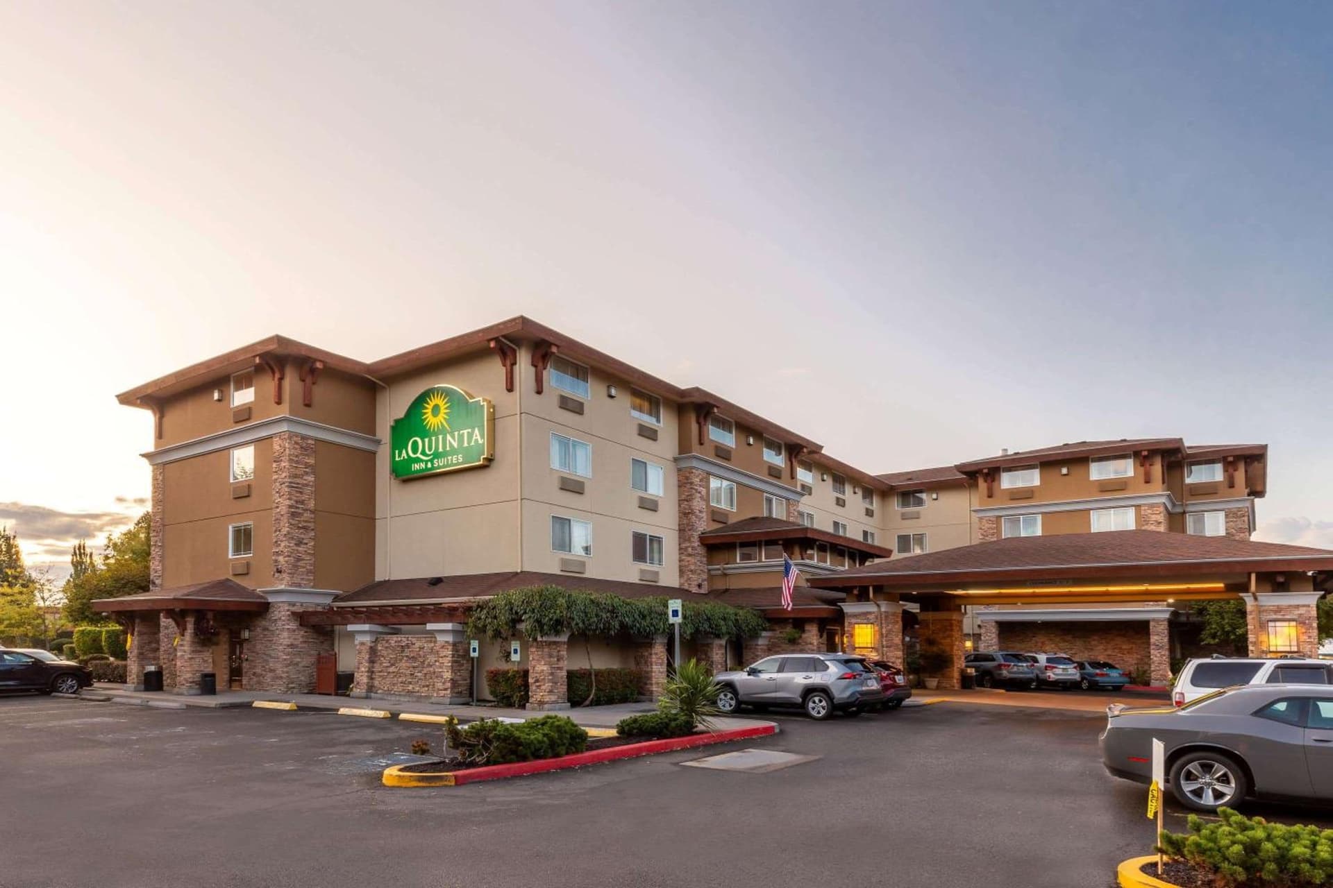 La Quinta by Wyndham Vancouver interior in Vancouver, WA — gallery photo 2